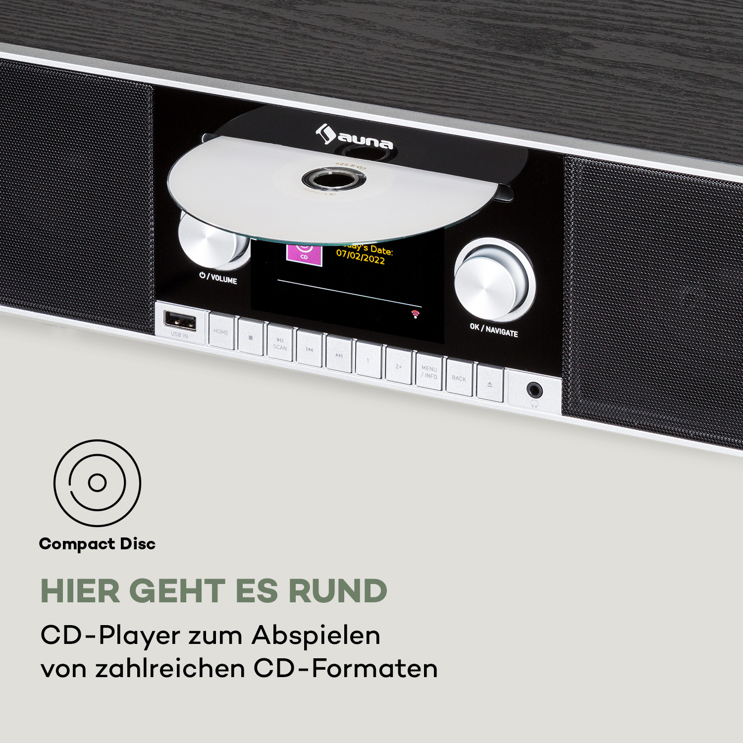 Schwarzes Radio mit eingelegter CD. Das Display zeigt CD-Informationen an. Bedienelemente umfassen Lautstärke, Home und Navigation.