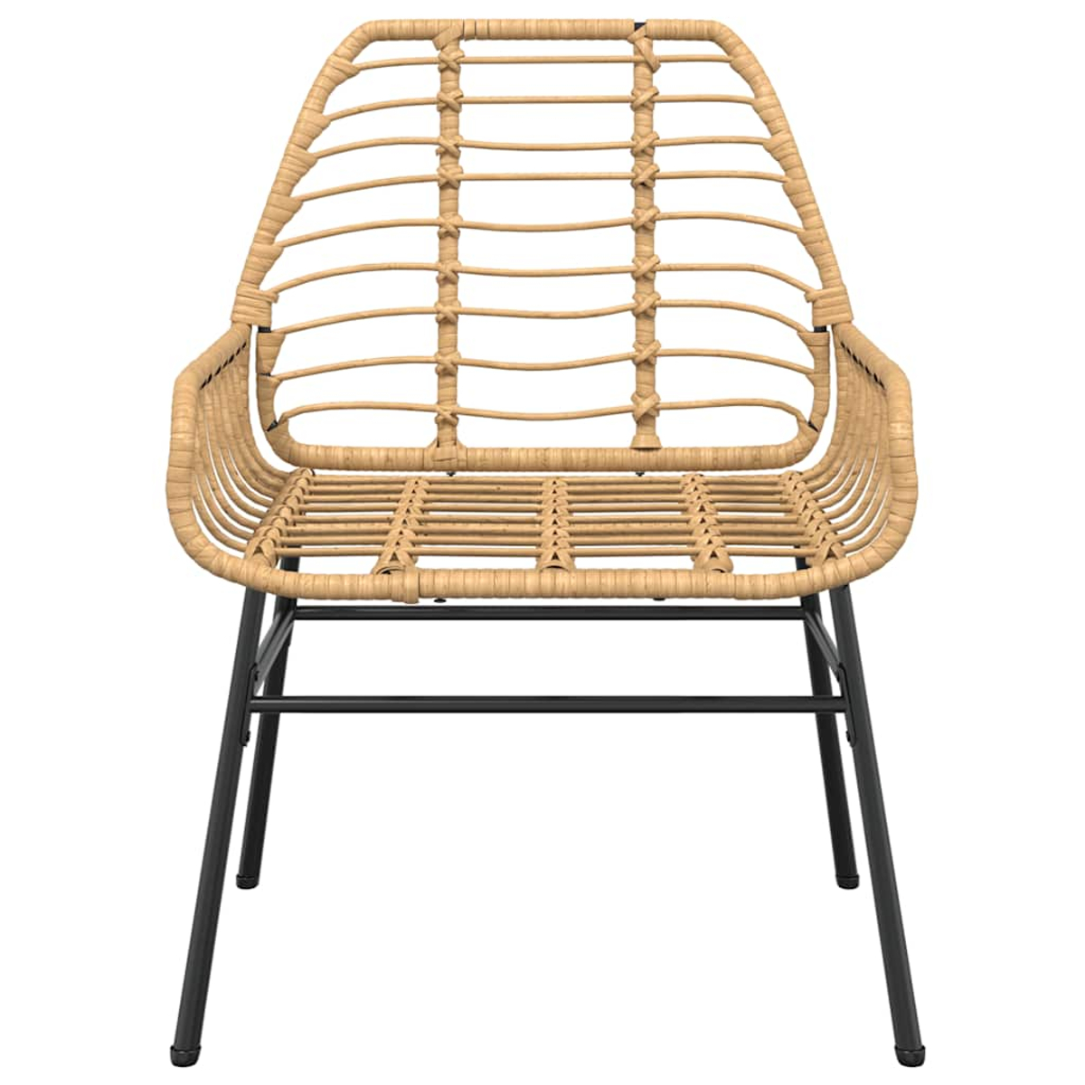 Ein Stuhl aus geflochtenem Rattan mit schwarzem Metallrahmen. Der Stuhl ist von vorne zu sehen, vor weißem Hintergrund.