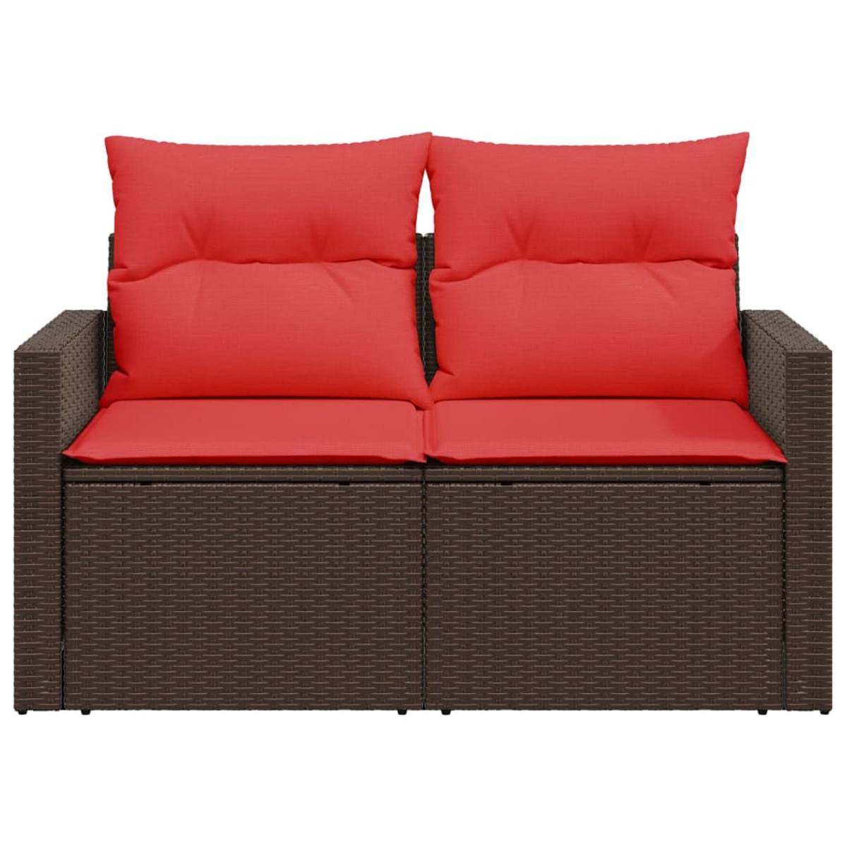 Ein braunes, gewebtes Zweisitzer-Sofa mit zwei roten Kissen. Das Sofa steht vor weißem Hintergrund.