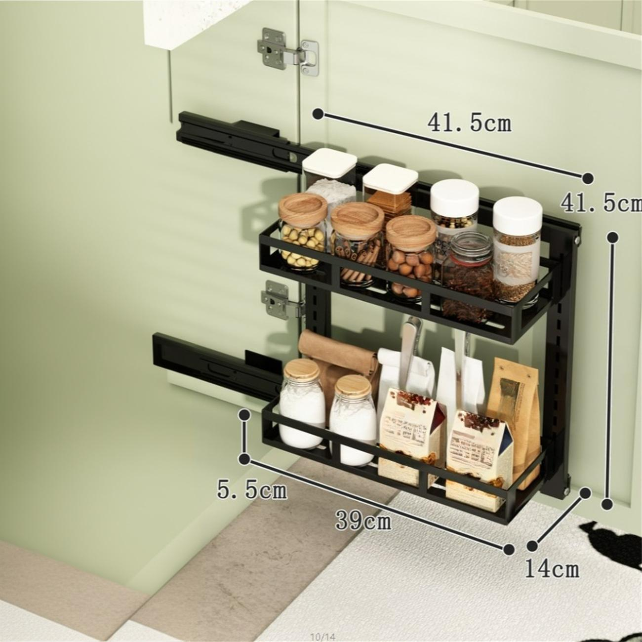 Küchenschrank mit zwei ausziehbaren Regalen mit Gläsern, Packungen und Behältern. Abmessungen sichtbar.