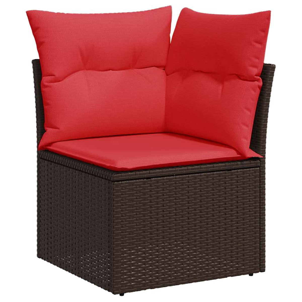 Ein brauner Eckstuhl aus Korbgeflecht mit rotem Kissen. Outdoormöbel auf einer Terrasse.