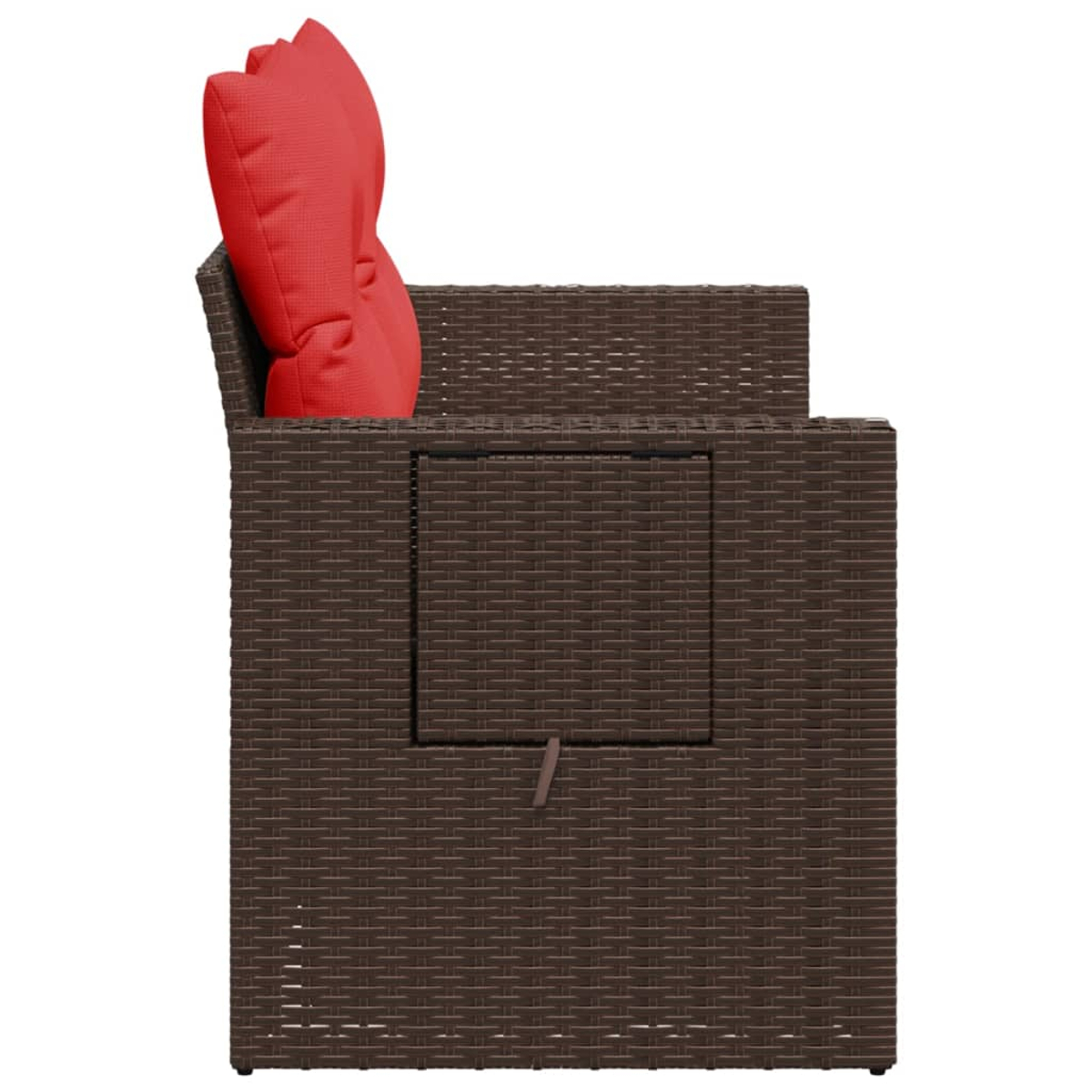 Seitenansicht eines braunen Korbmöbel-Sofas mit rotem Kissen. Es hat eine Holzarmlehne.