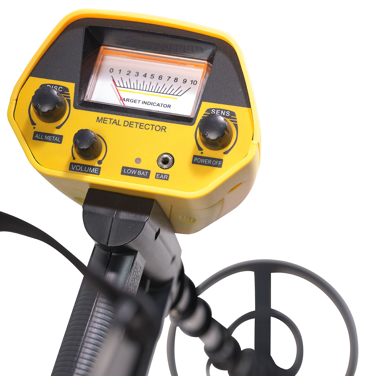 Żółty wykrywacz metali z pokrętłami, wskaźnikiem celu i cewką wyszukiwania.