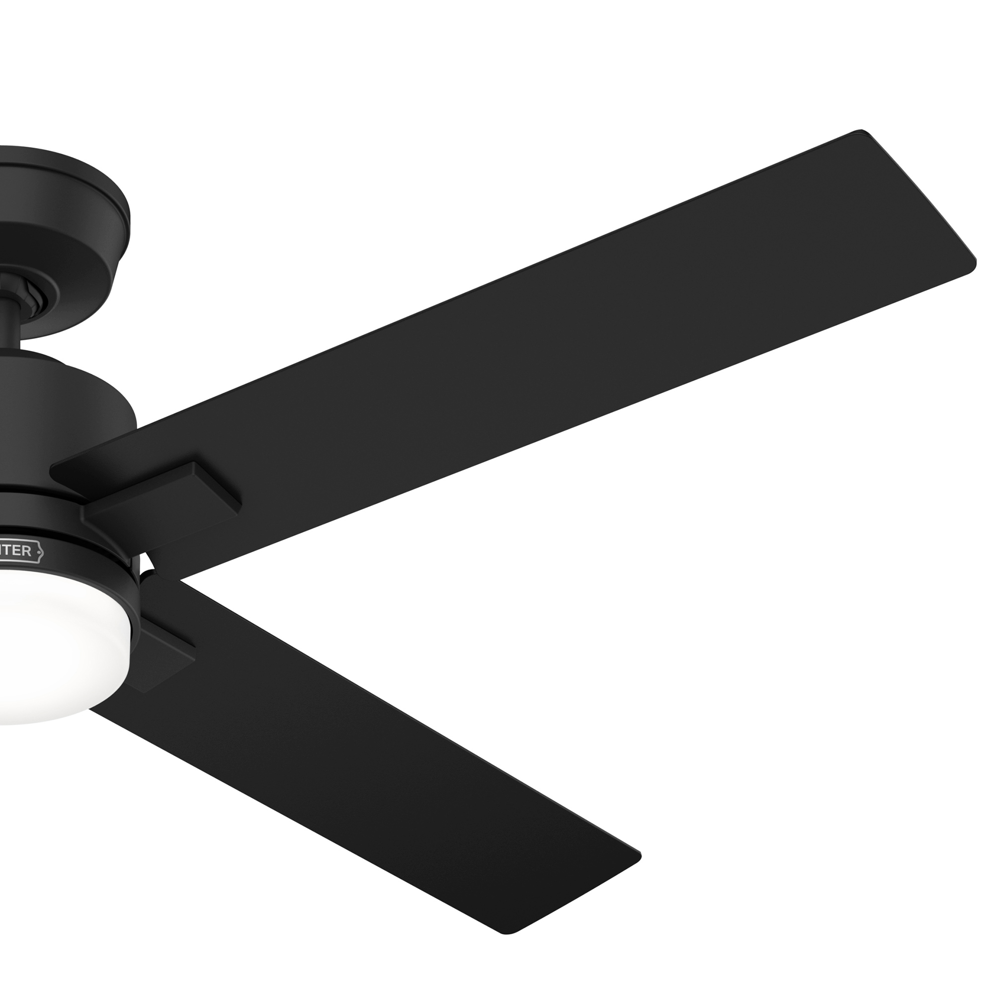 Nahaufnahme eines schwarzen Deckenventilatorflügels. Die Marke 'HUNTER' ist in dieser Ansicht nicht sichtbar.