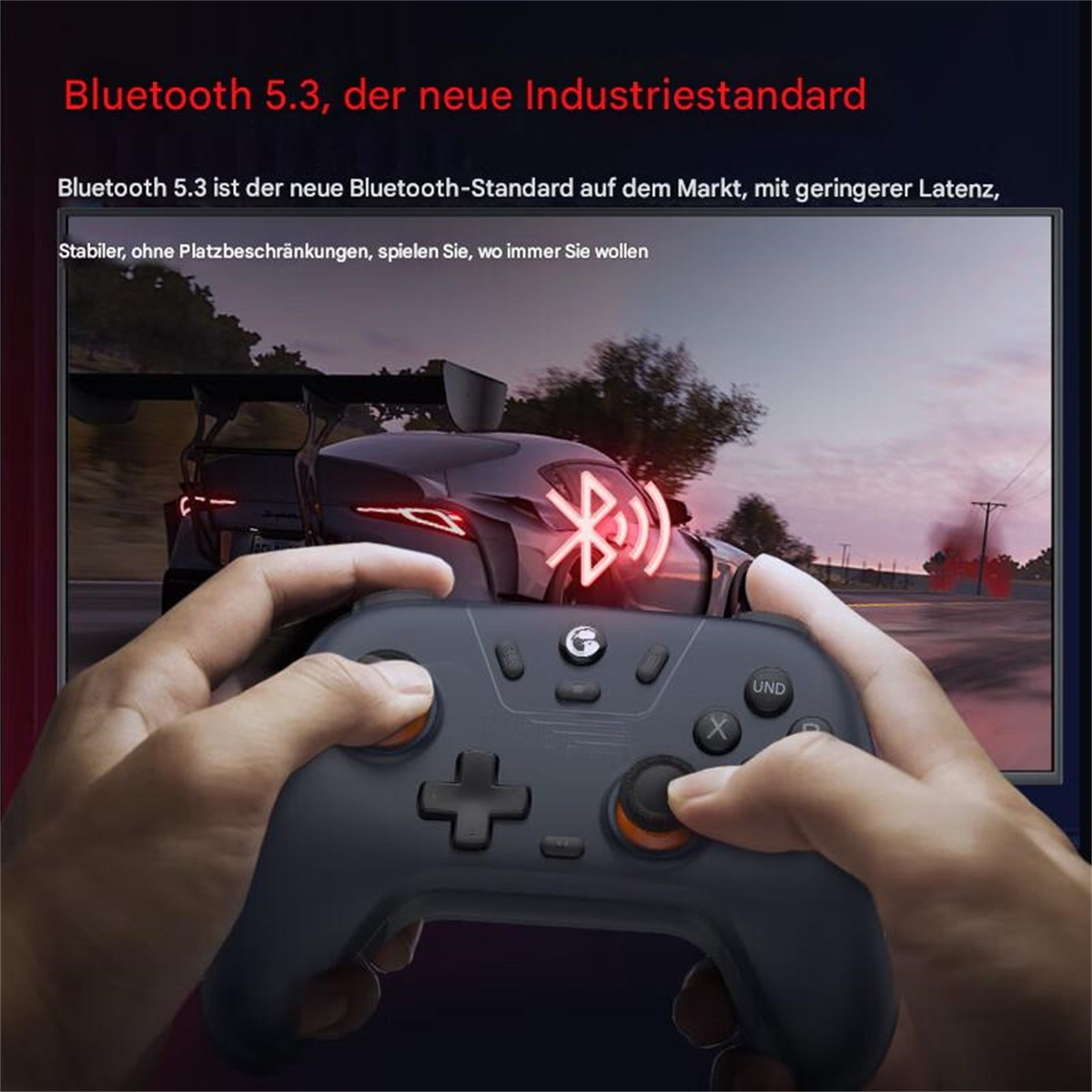 Hände halten einen Controller und spielen ein Spiel auf einem Bildschirm mit Bluetooth-Logo.