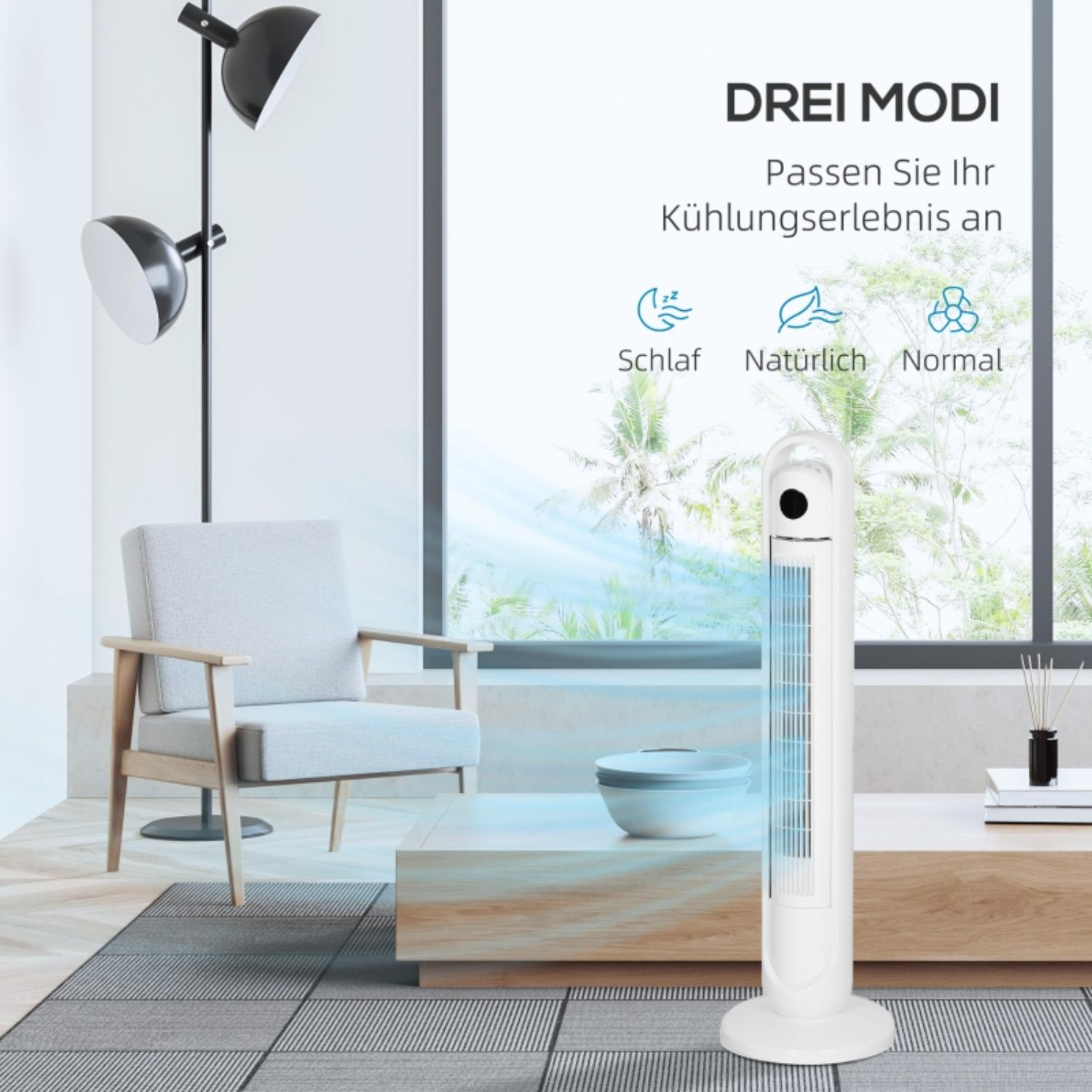 Turmventilator mit Text: 'Drei Modi'. Das Zimmer hat einen Stuhl, einen Tisch und ein Fenster.