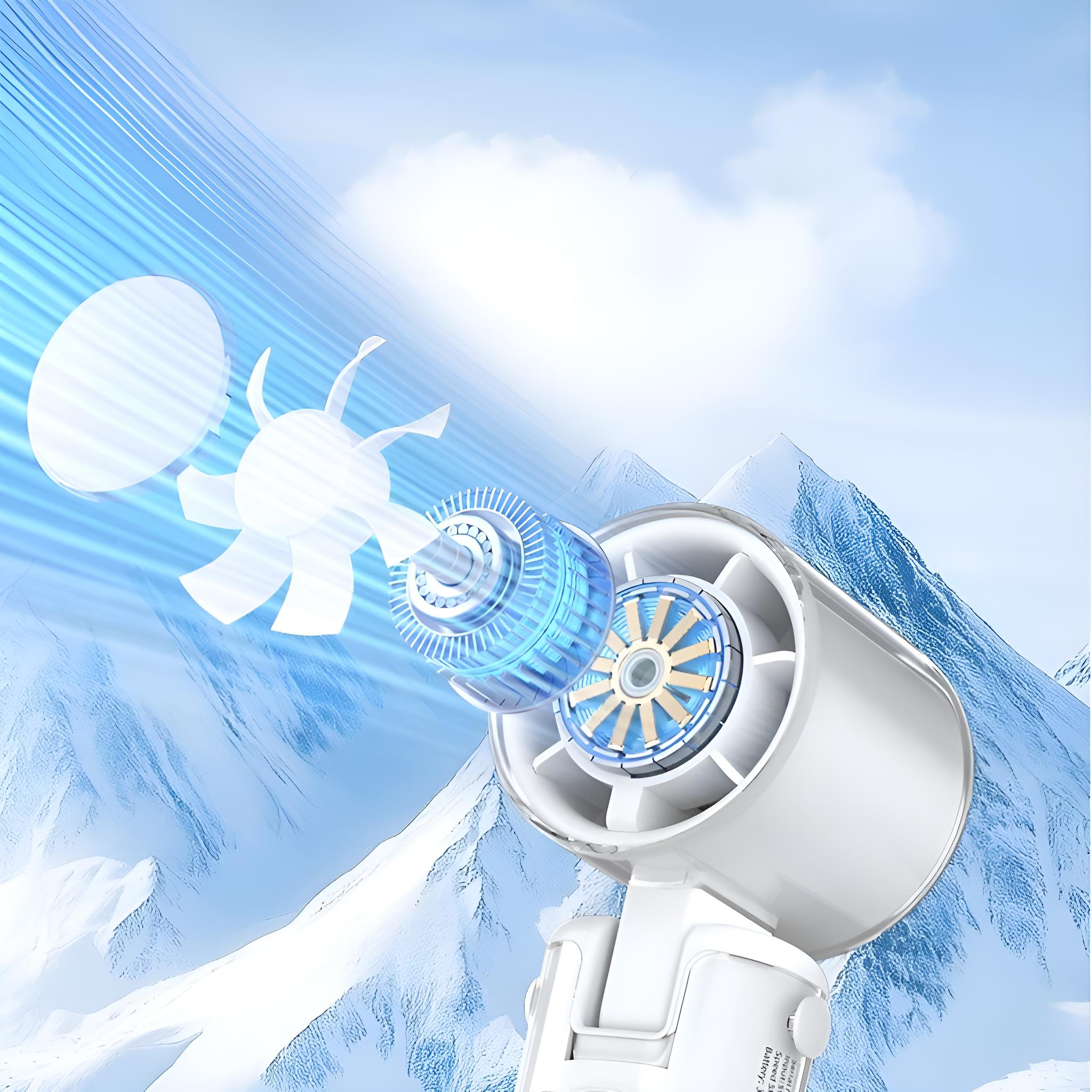 Ventilator mit Schnittansicht, die interne Komponenten zeigt. Blaue und gelbe Details. Hintergrund zeigt Berge und Luftstrom.