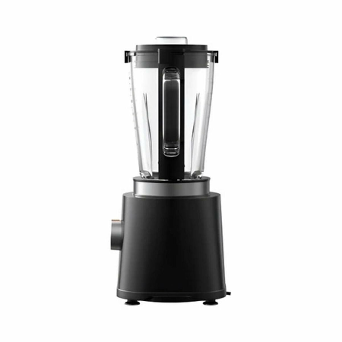 Şeffaf sürahili siyah bir blender beyaz bir arka planda duruyor.