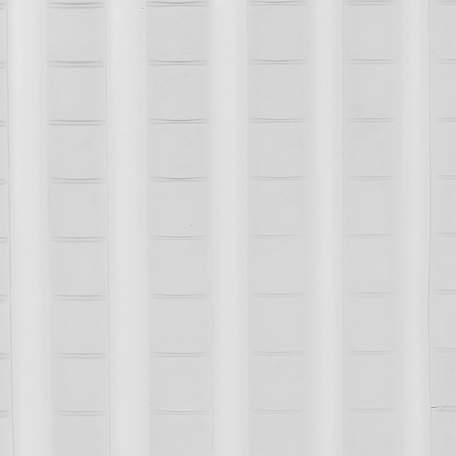 Ein weißer Hintergrund mit einem Muster aus vertikalen Linien mit vertieften rechteckigen Blöcken.