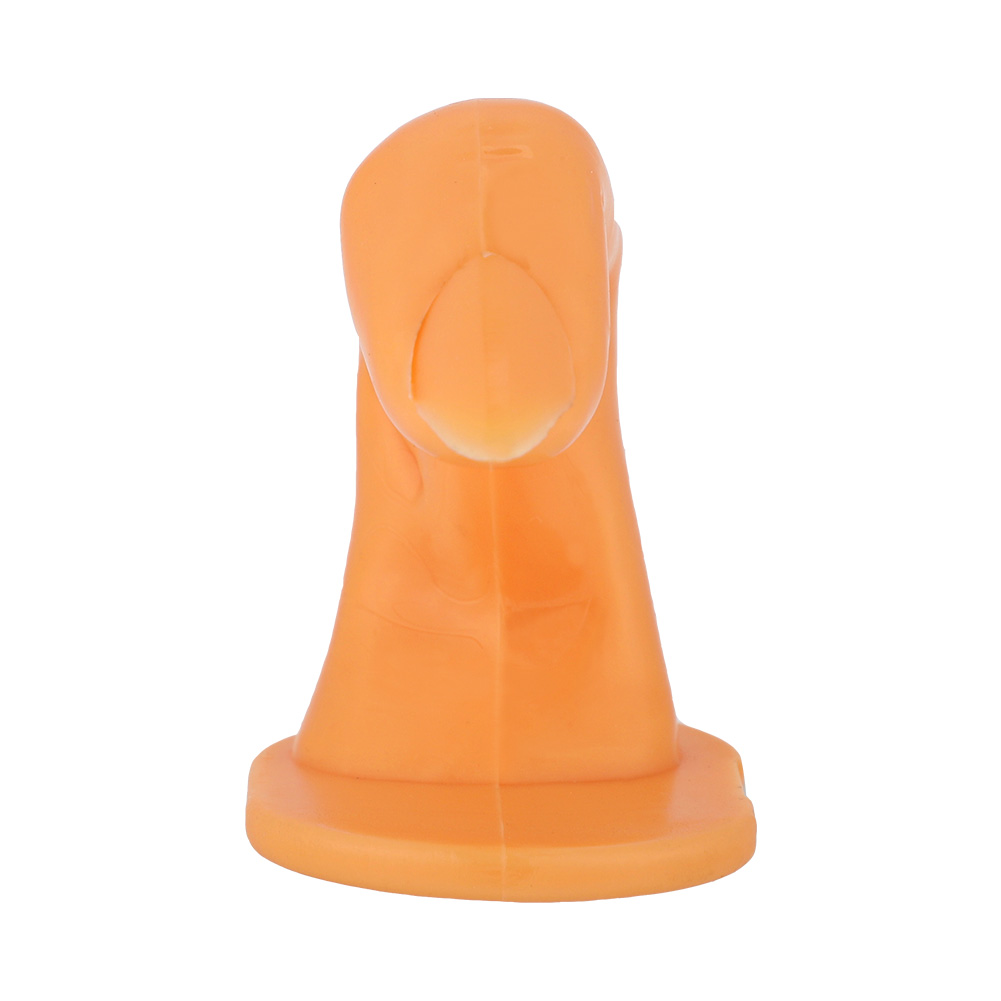 Ein orangefarbenes Kunststoff-Fingermodell, mit Fingernagel, von vorne betrachtet.