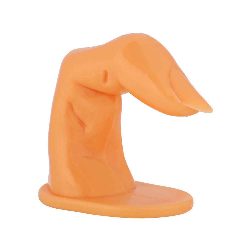 Ein orangefarbenes, fingerförmiges Objekt. Das Objekt befindet sich auf einem weißen Sockel. Der Hintergrund ist weiß.
