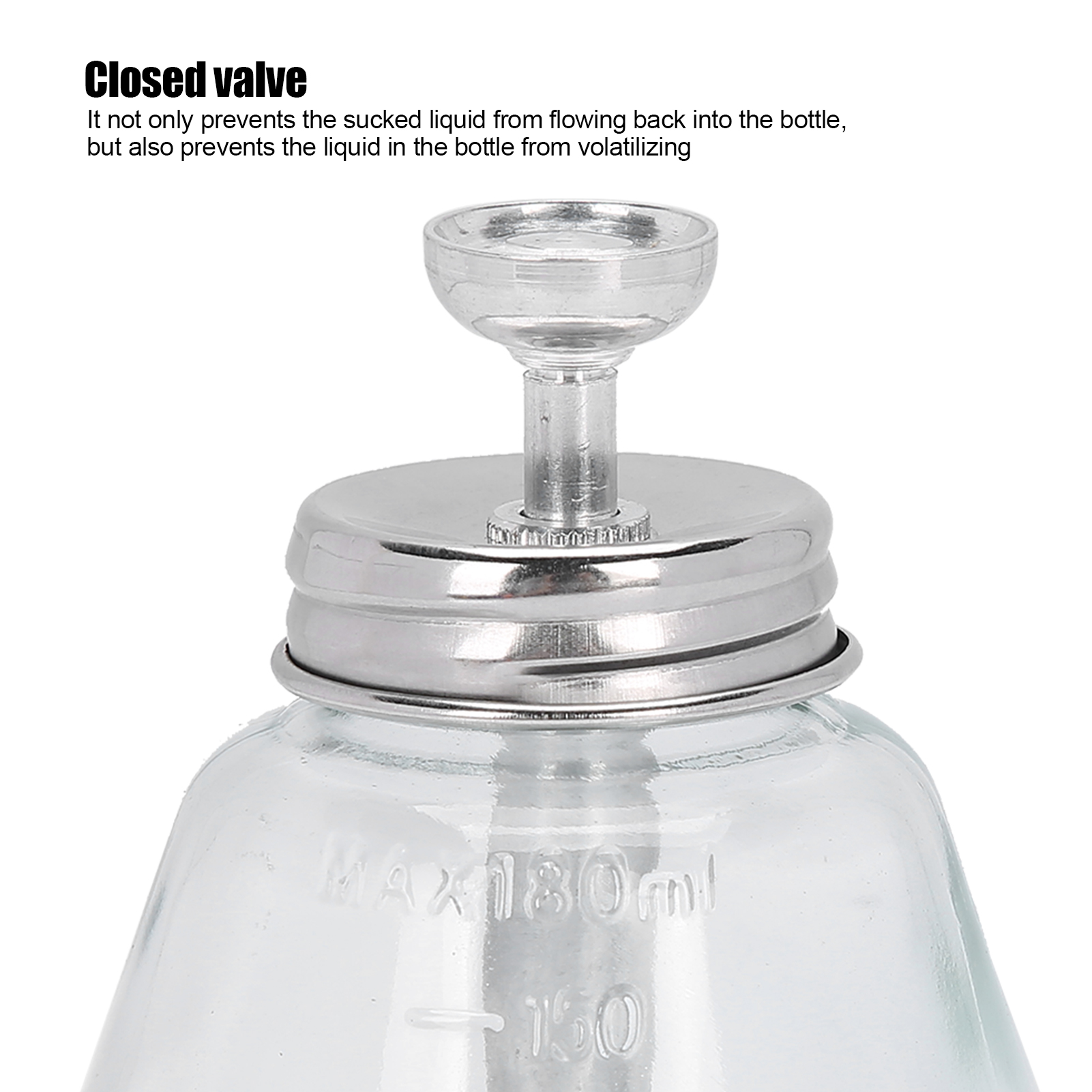 Nahaufnahme einer transparenten Glasflasche mit Metallverschluss.