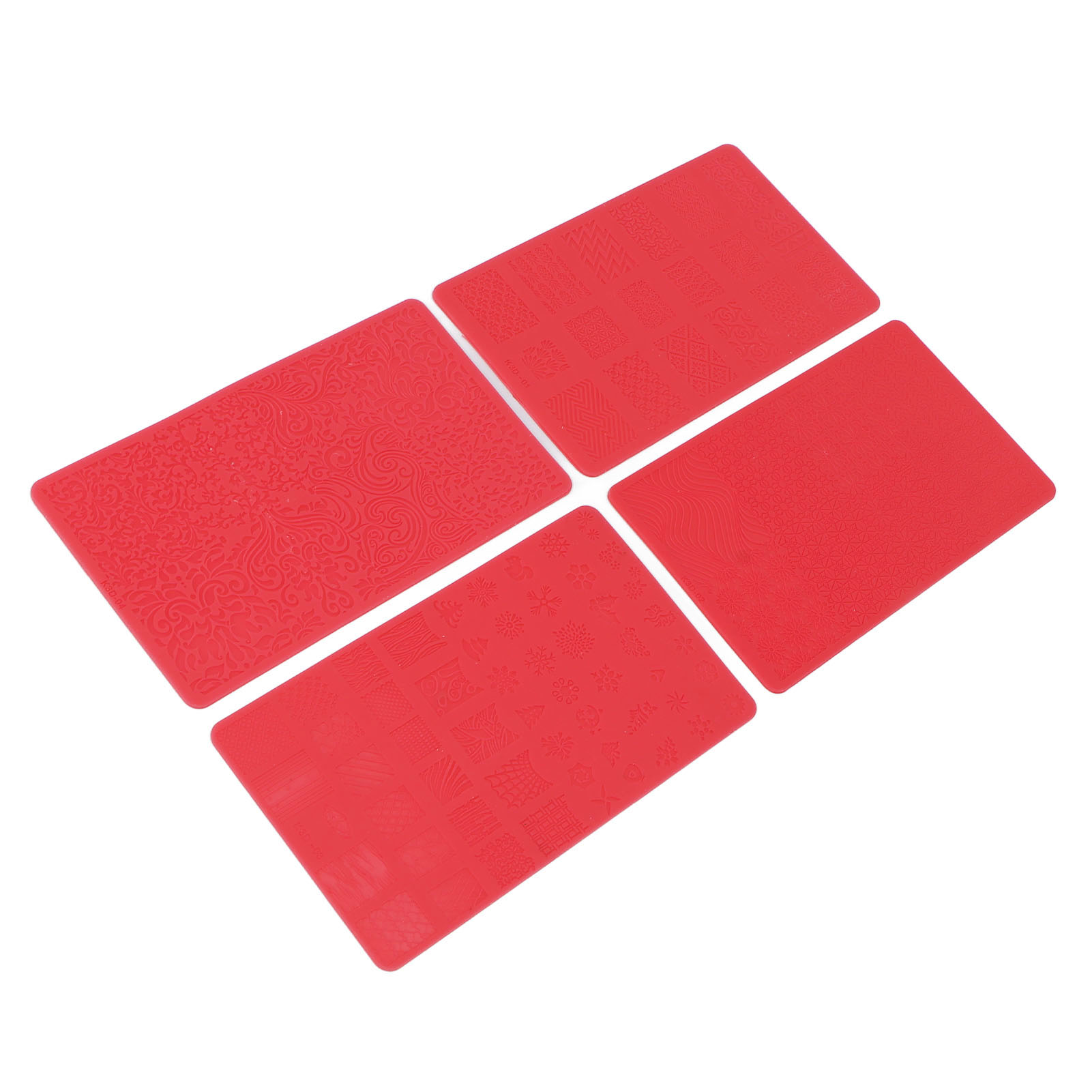 Vier rote, rechteckige Nail-Art-Platten mit detaillierten Mustern verschiedener Designs.