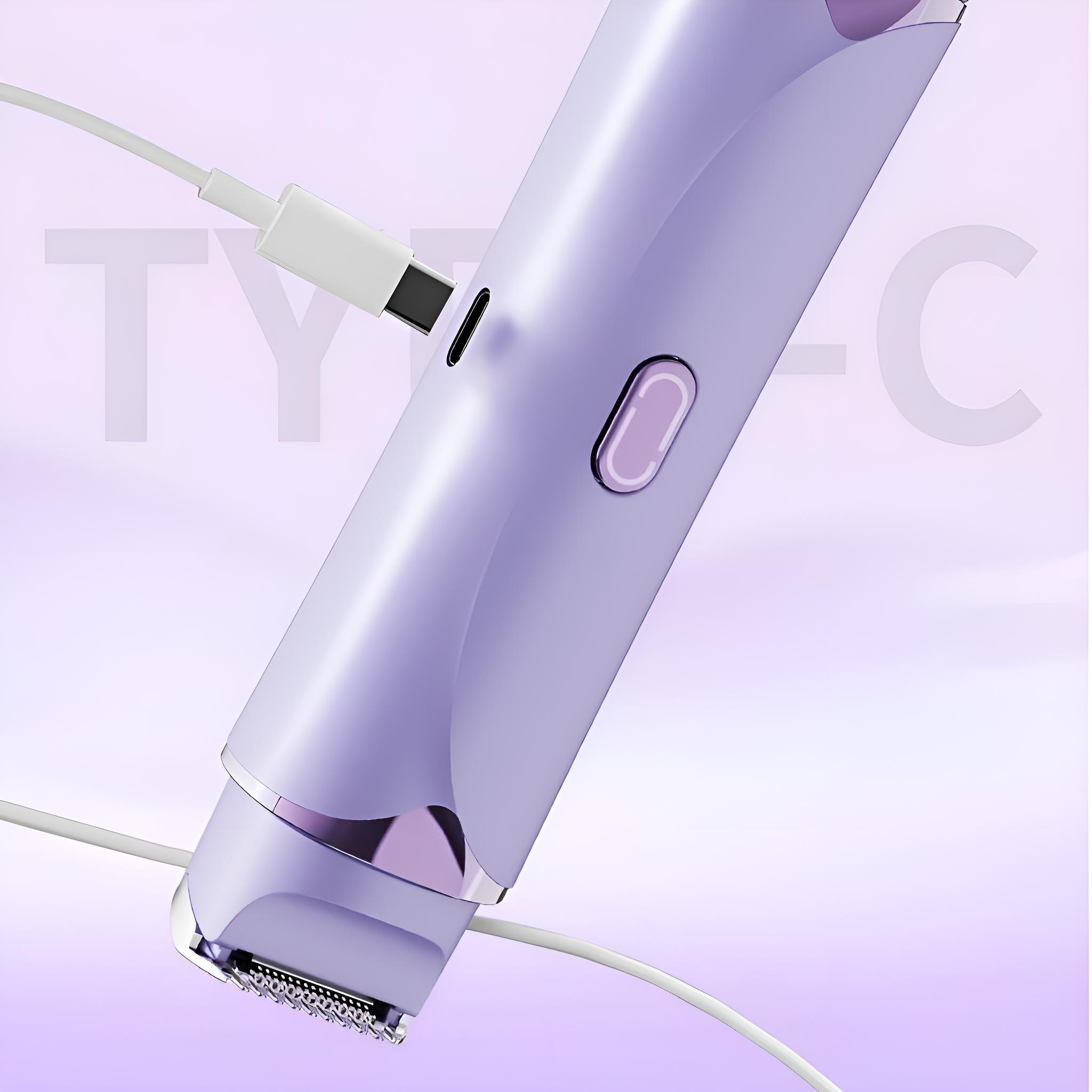Ein violetter Elektrorasierer mit angeschlossenem Ladekabel, gekennzeichnet mit 'TYPE-C'.