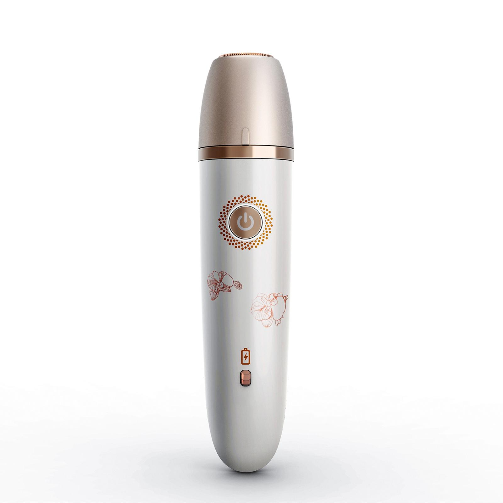 Ein weißer und goldener Elektrorasierer mit floralen Designs auf weißem Hintergrund.