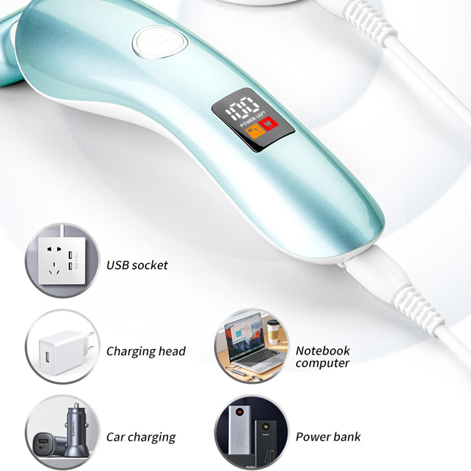 Nahaufnahme eines elektrischen Rasierers mit Ladezubehör, einschließlich USB-Anschluss, Ladekopf und Powerbank.