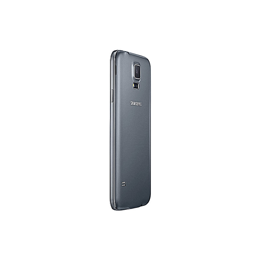 Ein graues Samsung-Handy wird von hinten in einem Winkel gezeigt und verfügt über eine Kamera, einen Blitz und einen Lautsprecher.