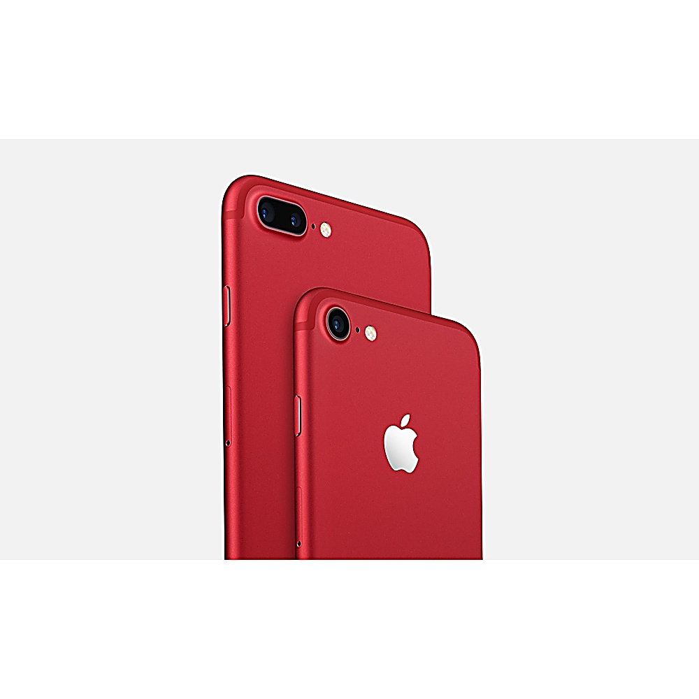 Due iPhone rossi, uno davanti all'altro. Quello anteriore è a fuoco, mostra la fotocamera e il logo Apple.
