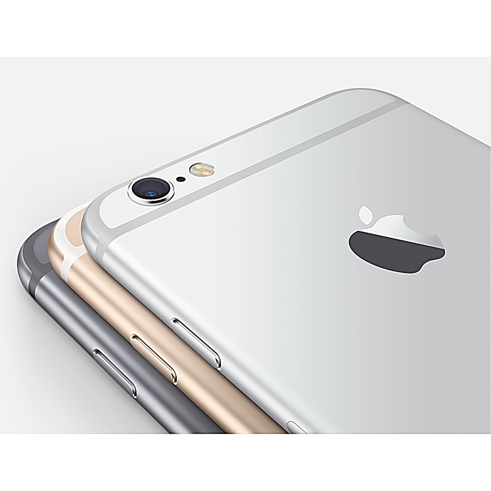 Trois iPhones Apple, un argenté, doré et gris. Le argenté est au-dessus. Fond blanc.