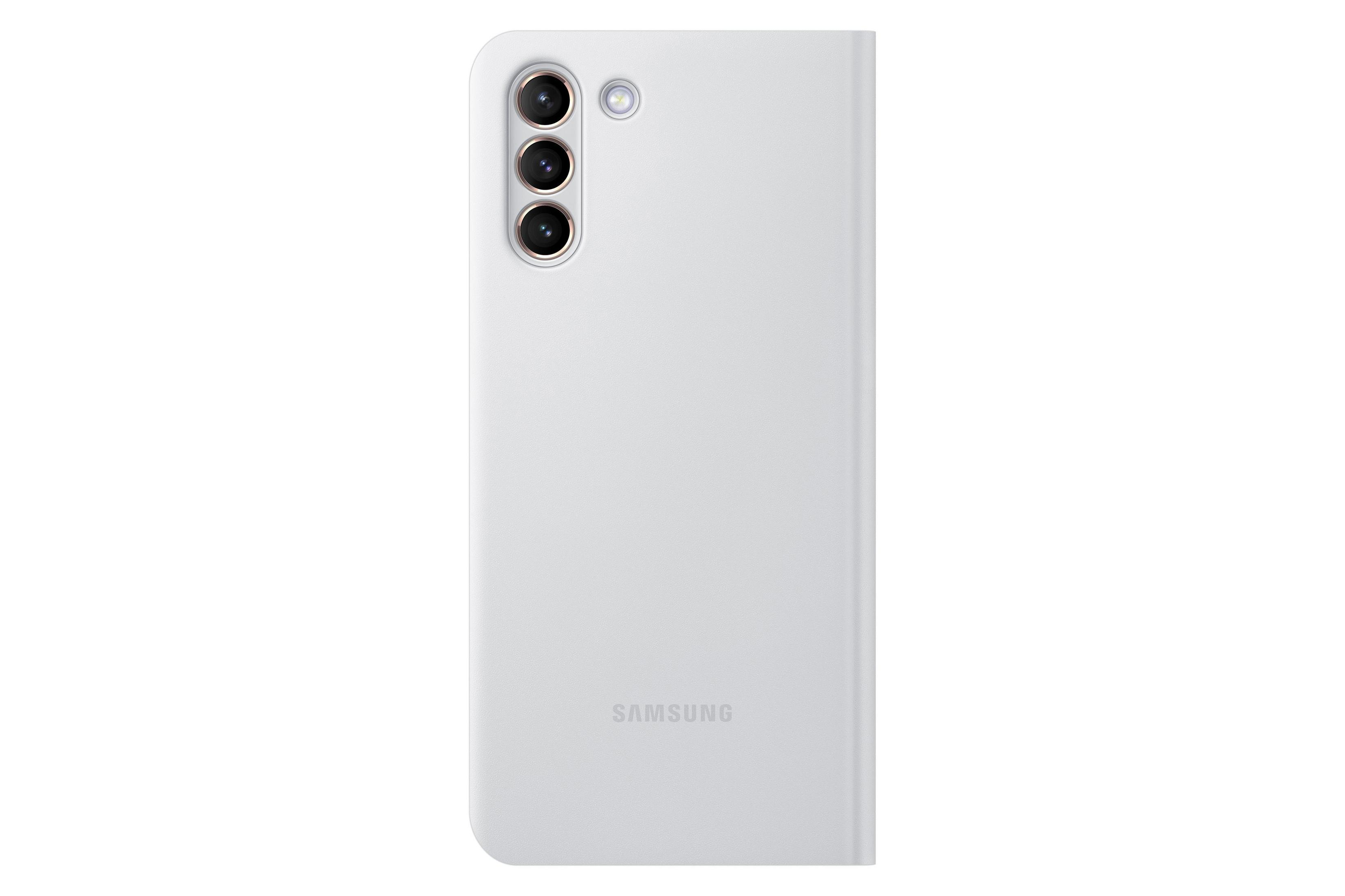 Coque de téléphone blanche avec trois caméras et logo Samsung. Fond blanc, dos visible.