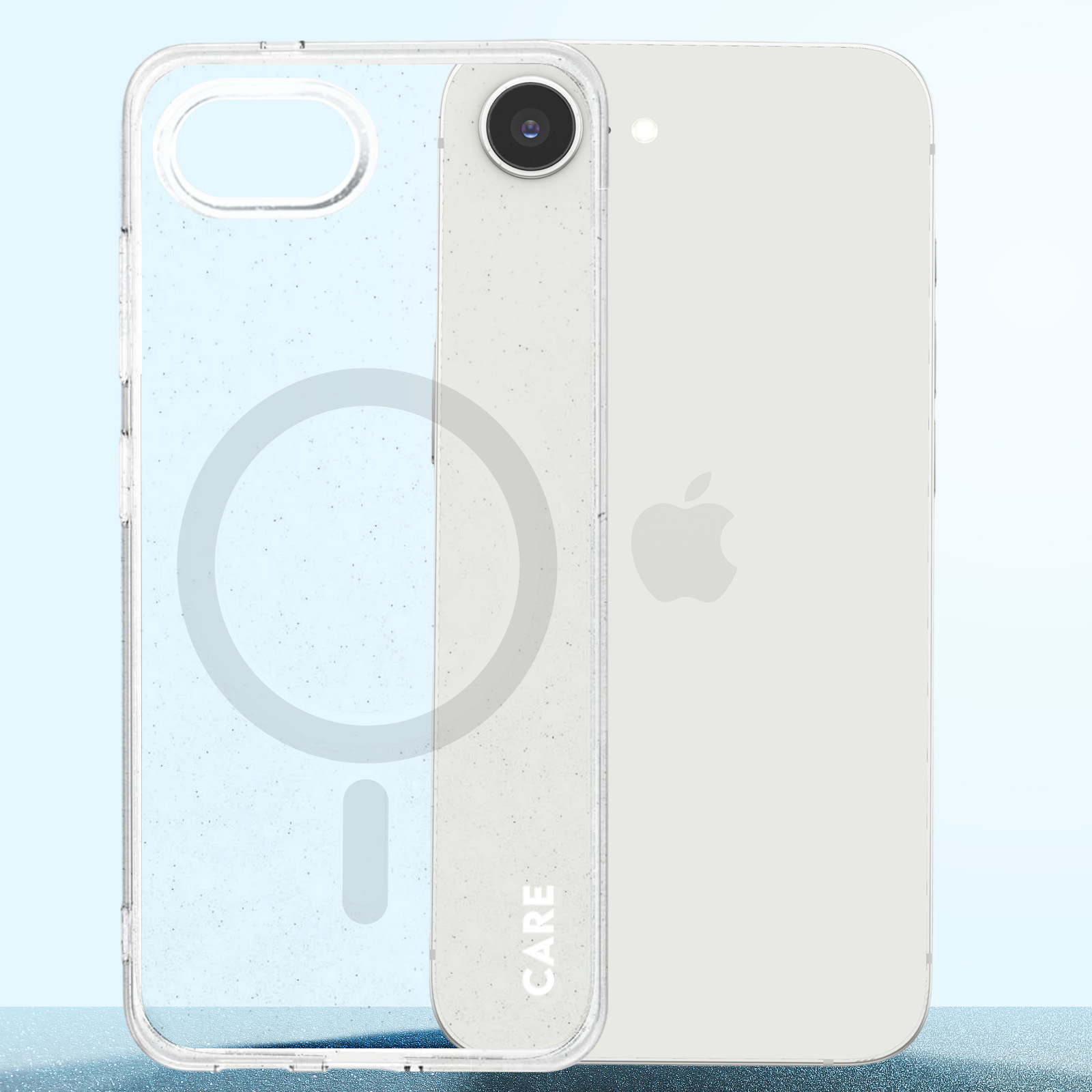 Un étui de téléphone transparent avec un anneau Magsafe se trouve sur un iPhone blanc. Le fond est bleu clair.