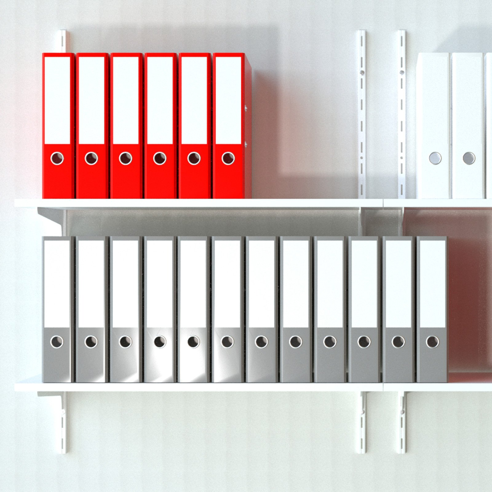 Regale mit roten und grauen Ordnern, weiße Regale vor einer weißen Wand. Organisierte Büroumgebung.