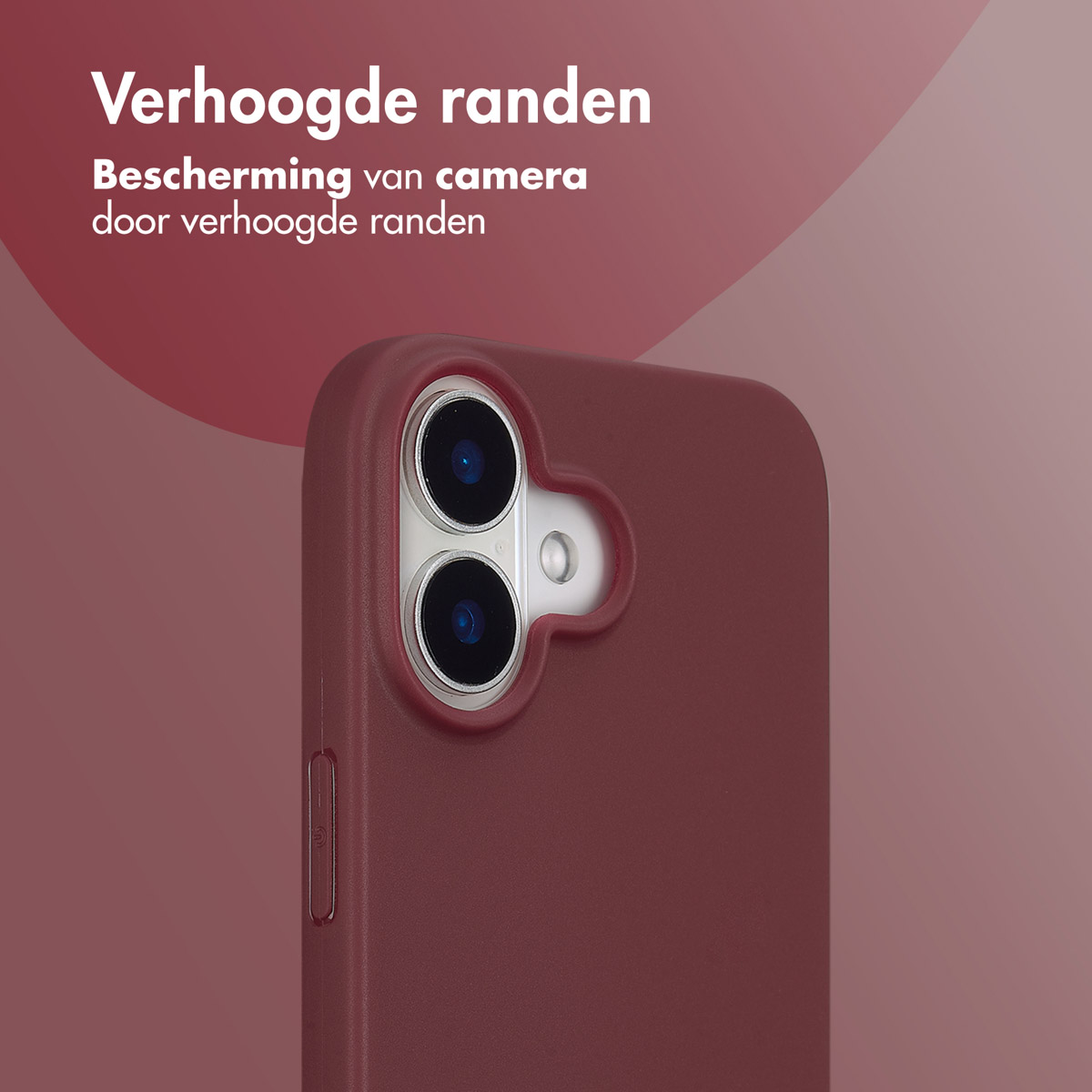 Una custodia bordeaux per telefono con bordi rialzati. Due ritagli per la fotocamera visibili. Sfondo sfumato bordeaux.
