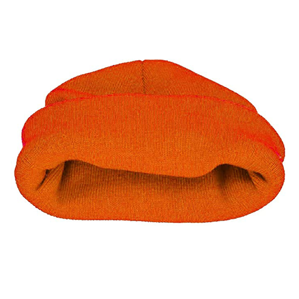 Nahaufnahme einer orangefarbenen Beanie-Mütze. Die Mütze ist am unteren Rand gefaltet.