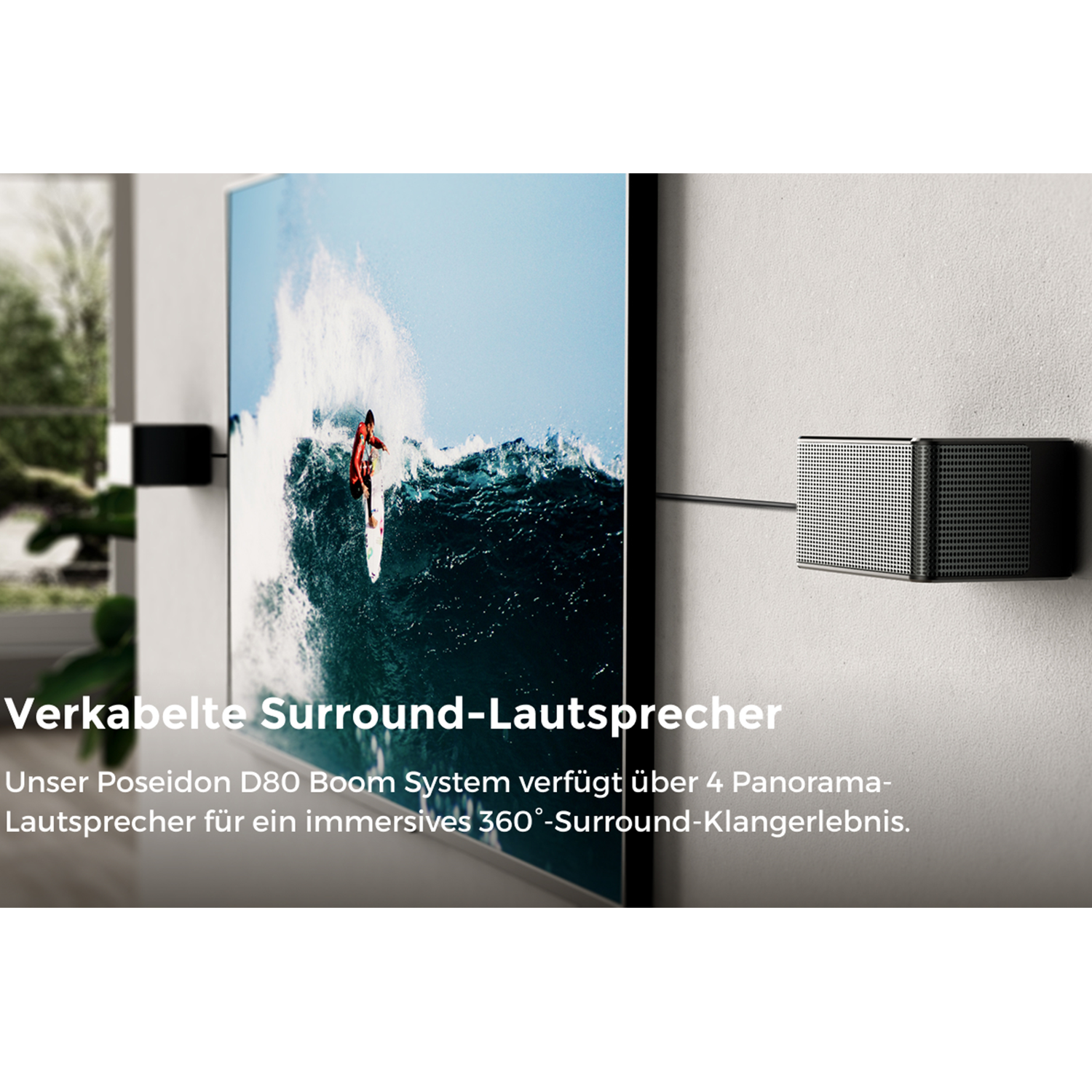 Ein Fernsehbildschirm mit einem Surfer, mit einem Lautsprecher an der Wand. Text über Surround-Sound.