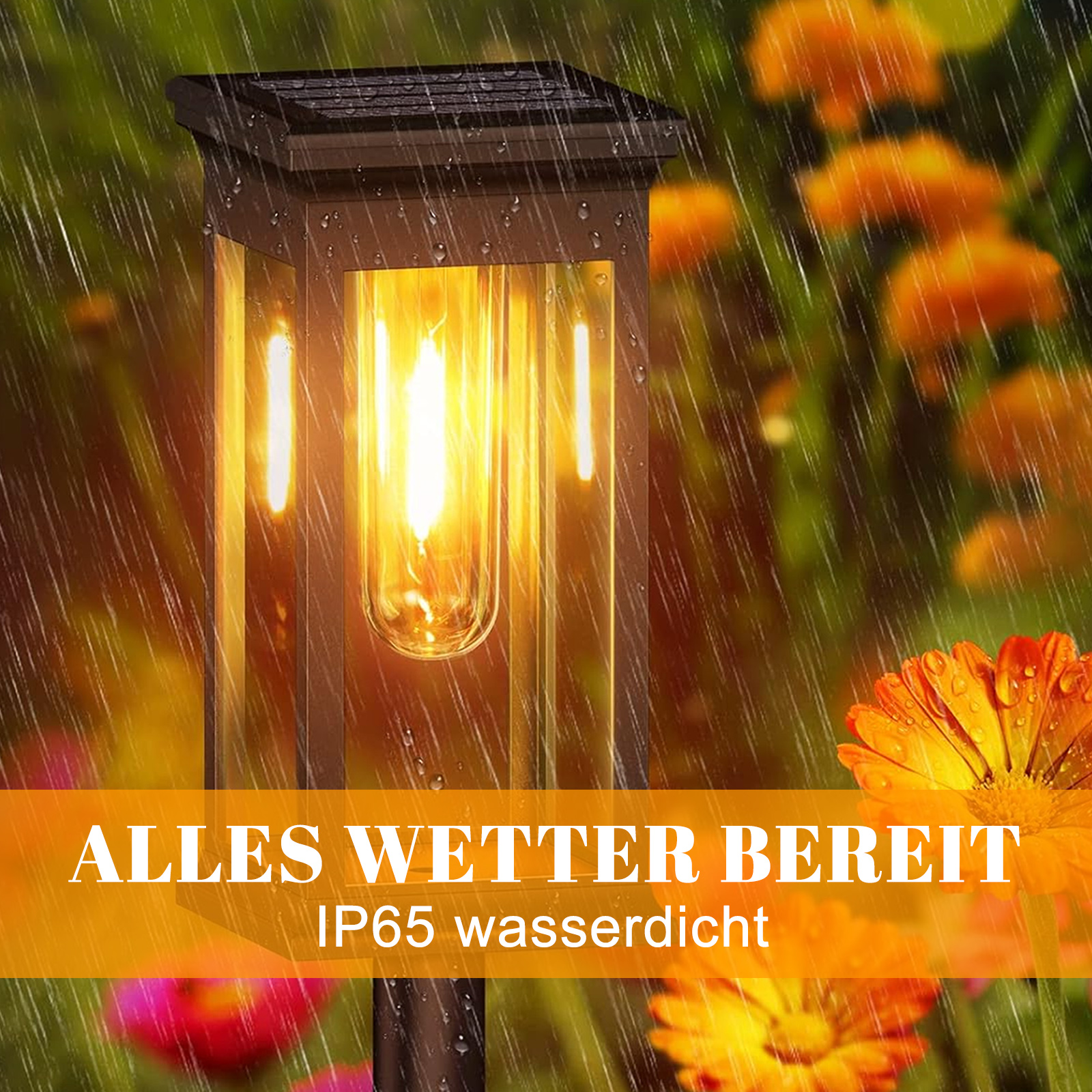 Eine solarbetriebene Außenlampe im Regen, mit orangefarbenen Blumen im Vordergrund. Text auf Deutsch.