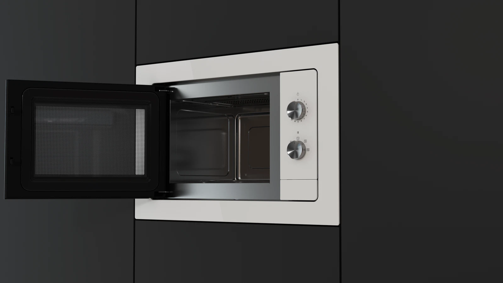 Biała kuchenka mikrofalowa jest wbudowana w czarną szafkę. Drzwi są otwarte, odsłaniając wnętrze i pokrętła.
