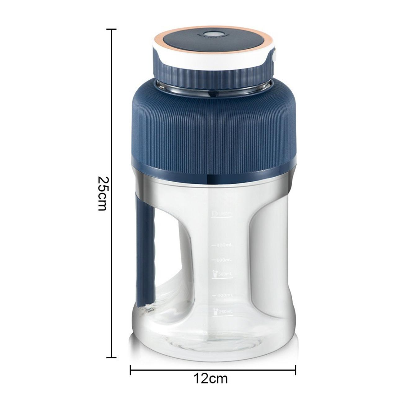 Transparente und blaue Wasserflasche mit Griff und Messungen. Abmessungen: 25cm Höhe, 12cm Breite. Weißer Hintergrund.