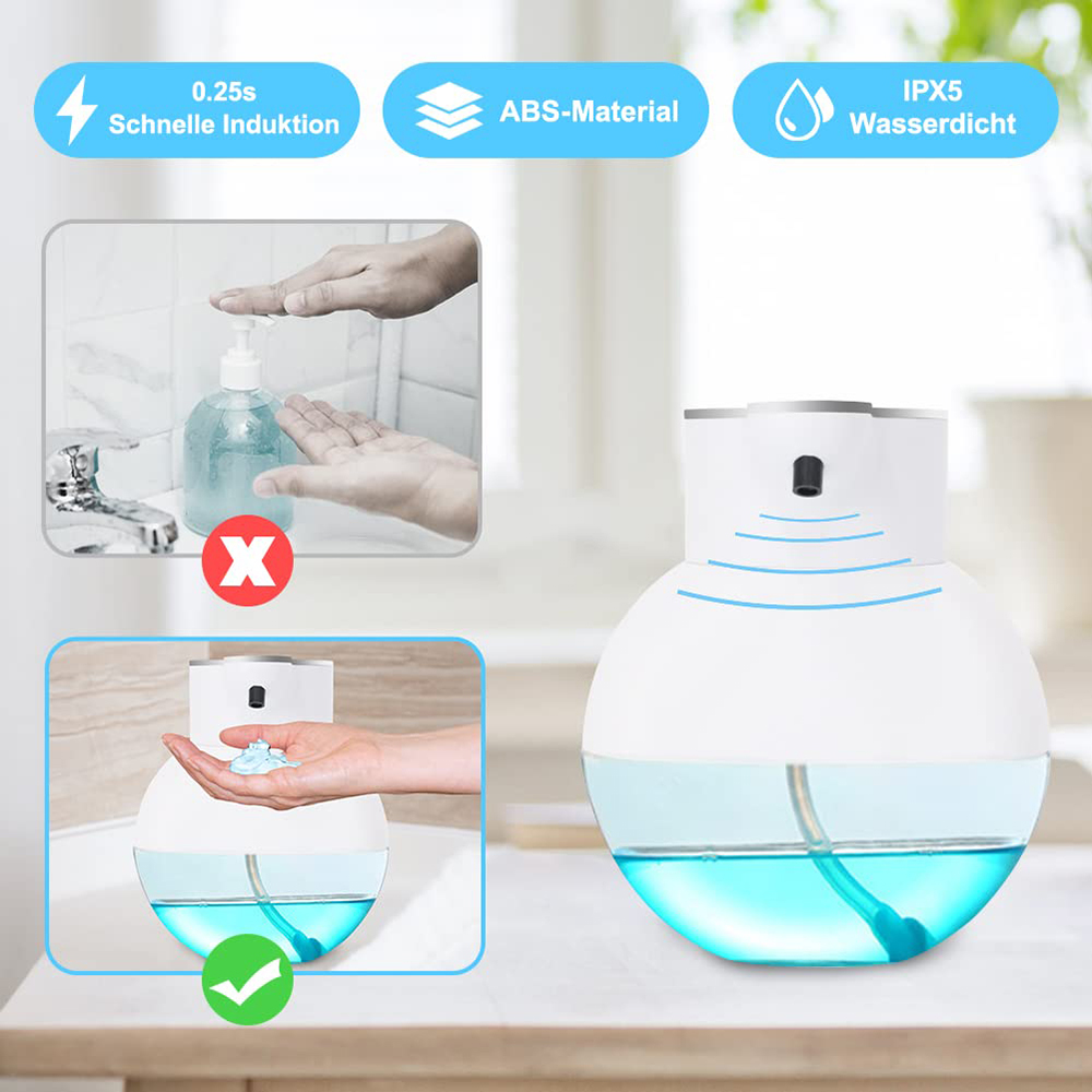 Ein automatischer Seifenspender. Das Bild zeigt den Spender mit einer Hand, die Seife abgibt.