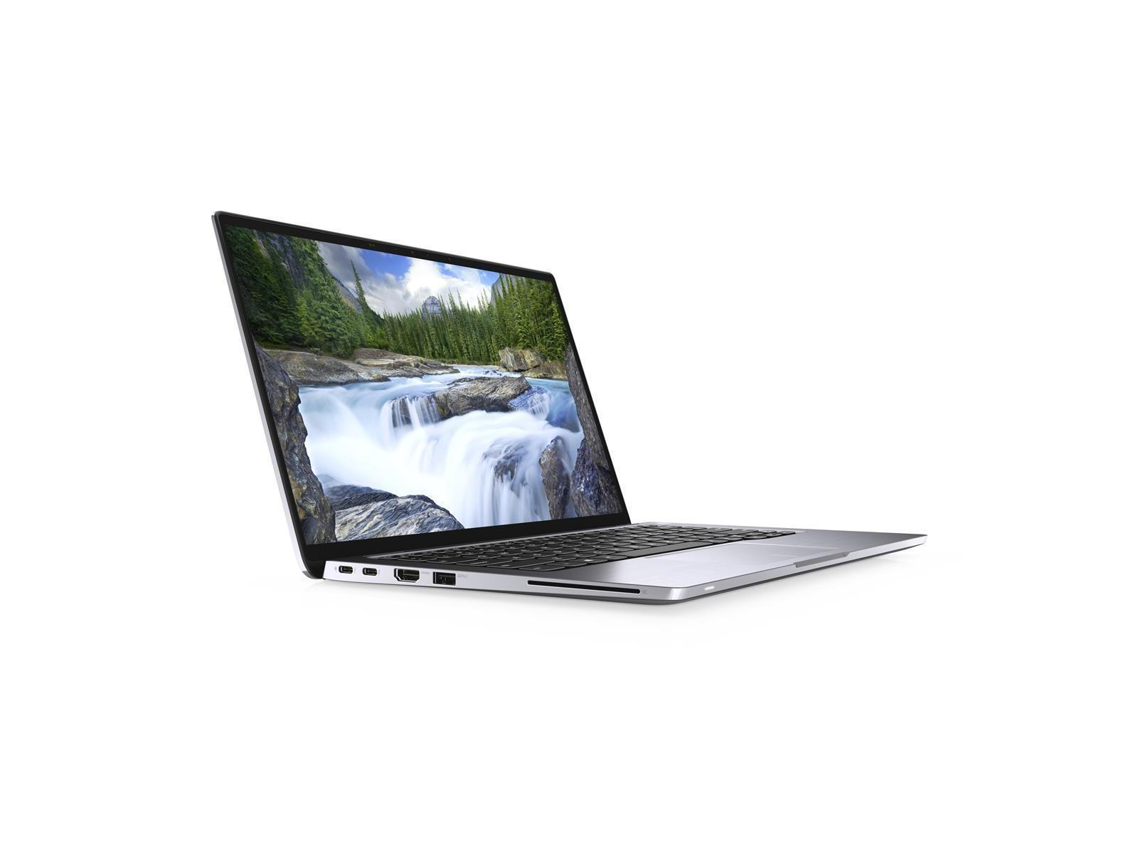 Silberner Laptop auf weißem Hintergrund. Bildschirm offen, Wasserfallszene. Seitenansicht.
