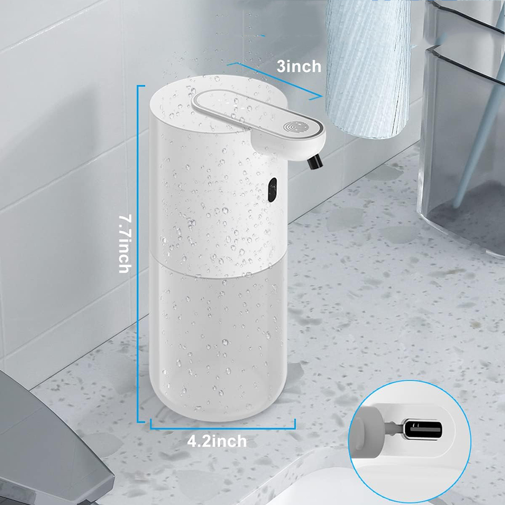 Weißer automatischer Seifenspender, Abmessungen in Zoll angegeben, mit Wassertropfen und USB-Port-Detail.