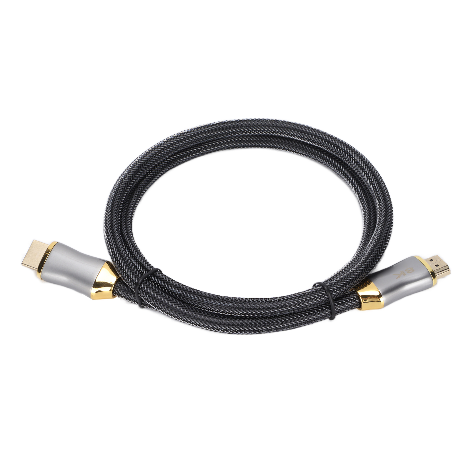 Schwarzes HDMI-Kabel mit silbernen Steckern. Das Kabel ist auf weißem Hintergrund aufgerollt.