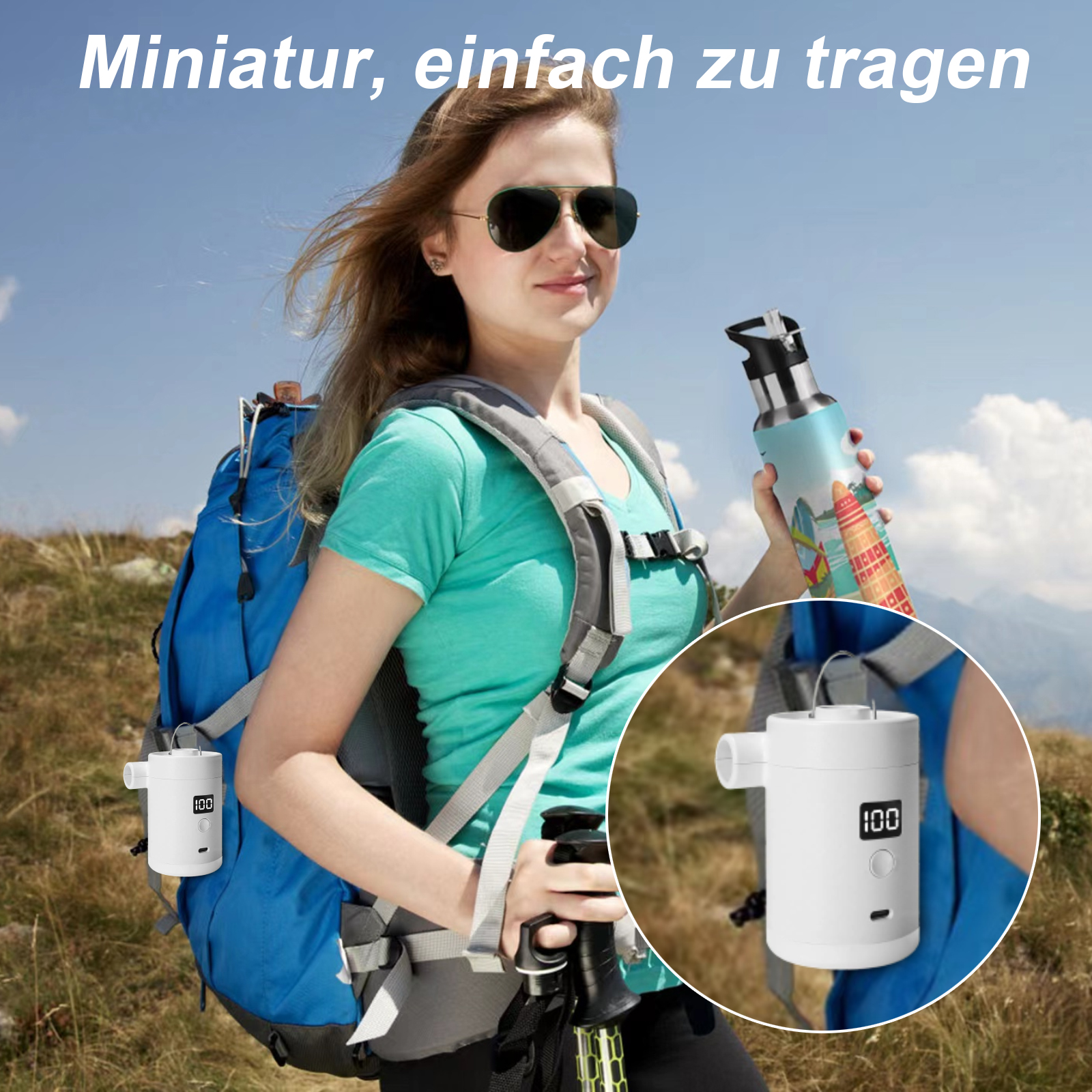 Frau mit Sonnenbrille und Rucksack, hält eine Wasserflasche und eine weiße Pumpe am Riemen des Rucksacks.