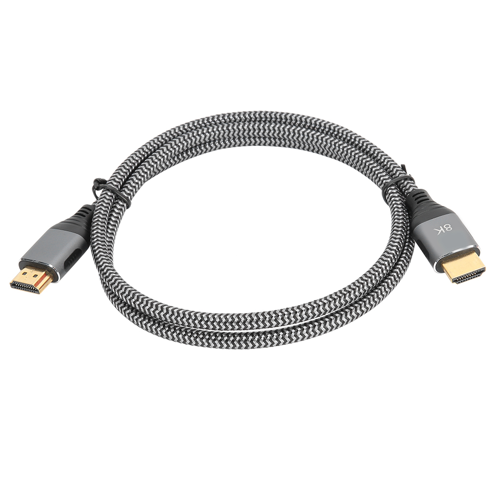 Ein 8K-HDMI-Kabel, grau geflochten mit zwei Anschlüssen. Weißer Hintergrund.