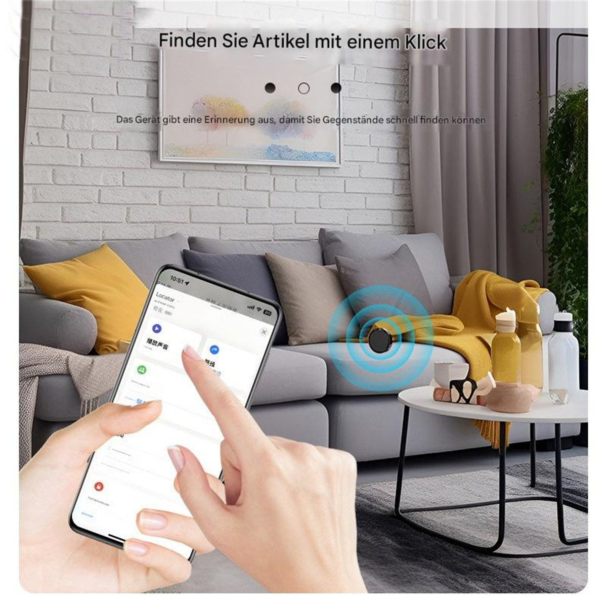 Eine Person benutzt ein Handy im Wohnzimmer, zeigt auf eine App mit blauem Kreis.