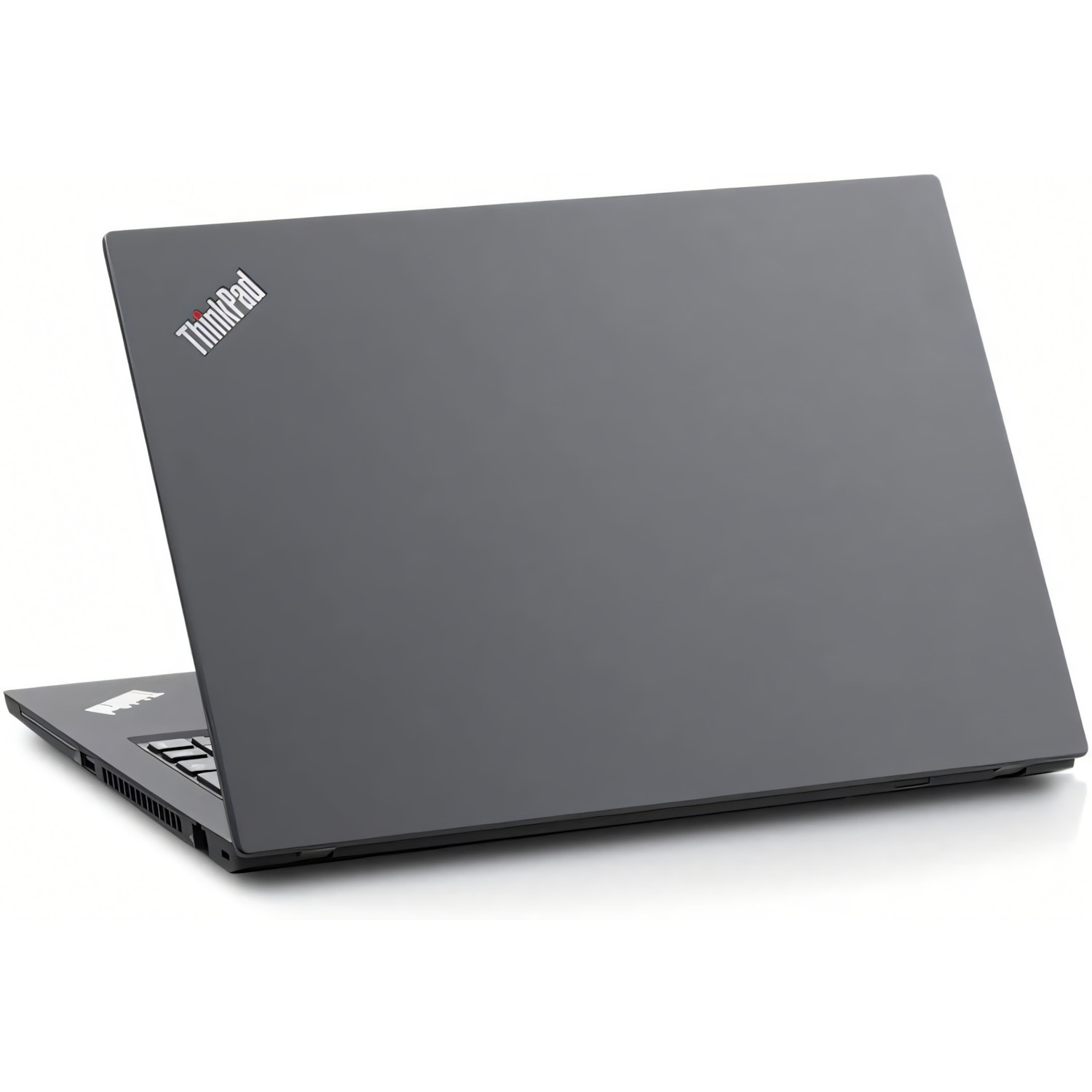 Portátil ThinkPad, vista trasera, cerrado. El logo ThinkPad está arriba a la izquierda. Color negro.