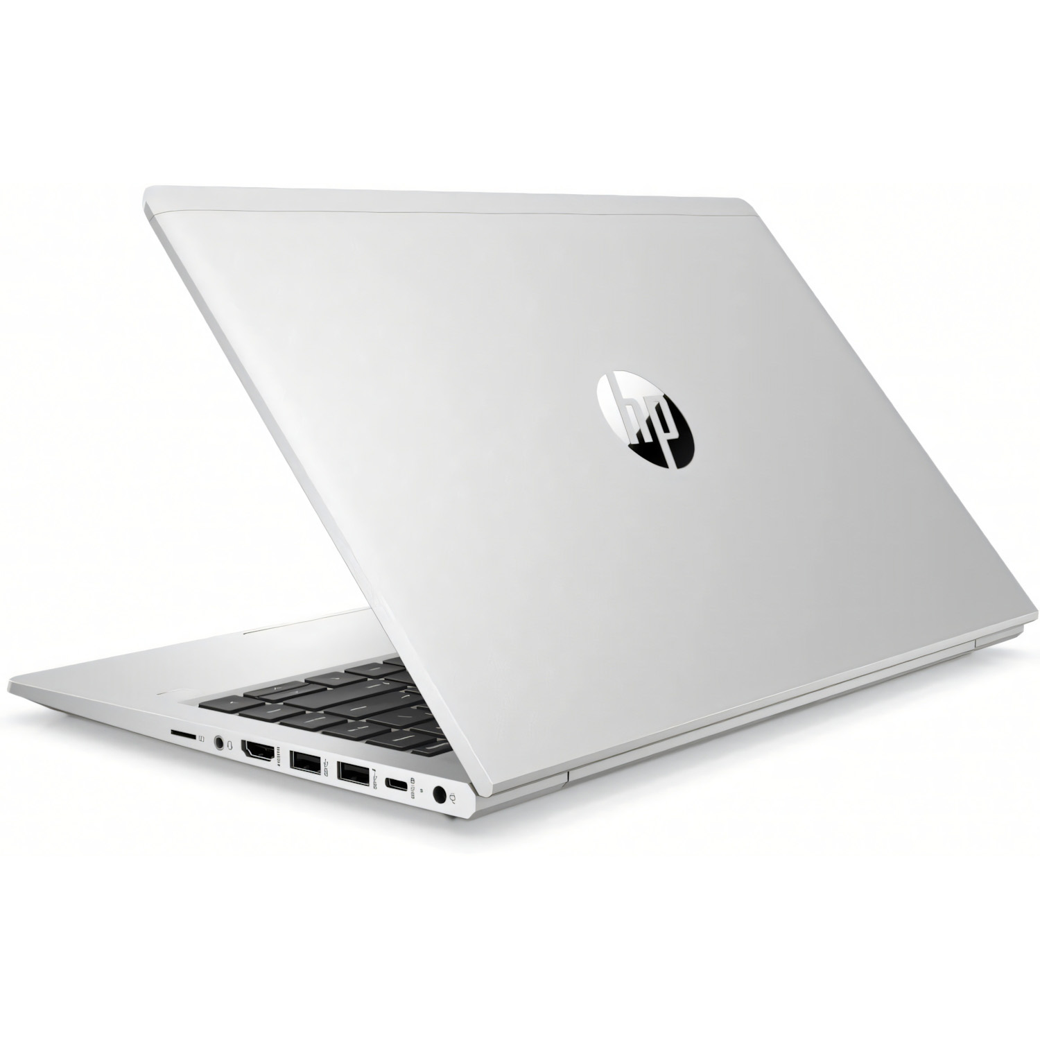 Portátil plateado con la pantalla abierta y el logotipo de HP en la tapa. Teclado visible. Fondo blanco.