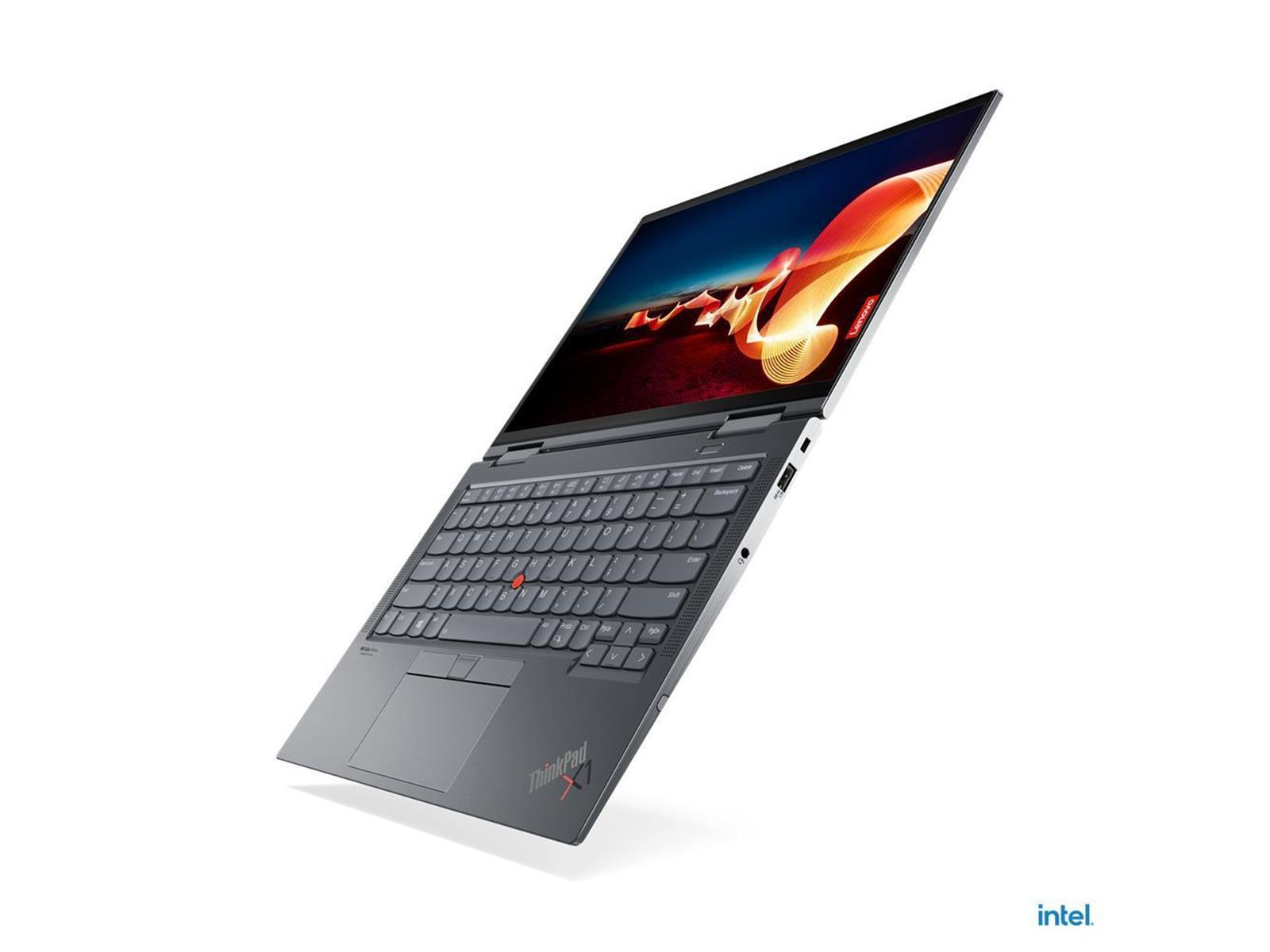 Ein schwarzer Laptop ist abgewinkelt, der offene Bildschirm zeigt ein abstraktes Design. Intel-Logo unten rechts.