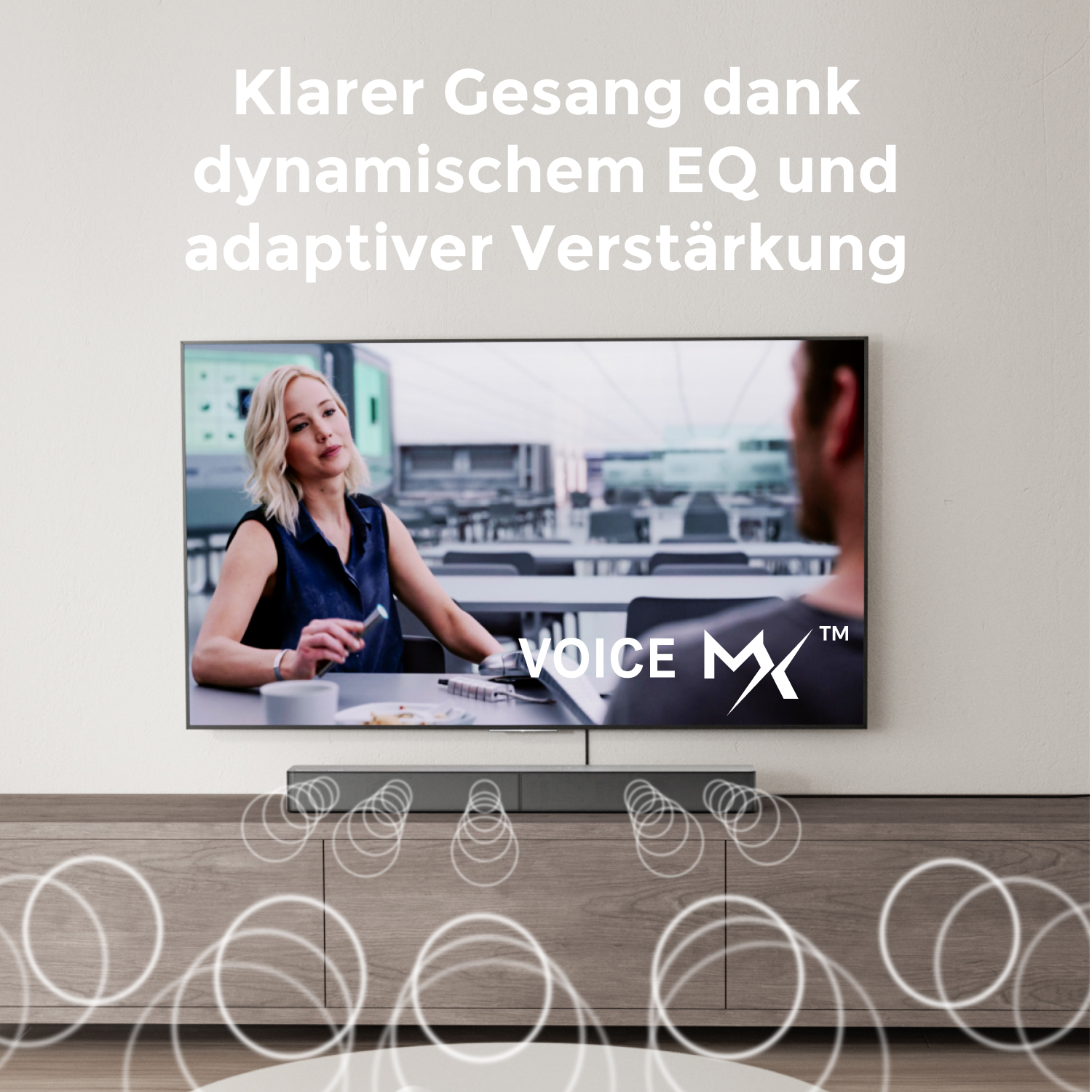 Ein Fernsehbildschirm, der eine Szene zeigt, mit einer Soundbar darunter und Schallwellen-Grafiken, die von ihr ausgehen.