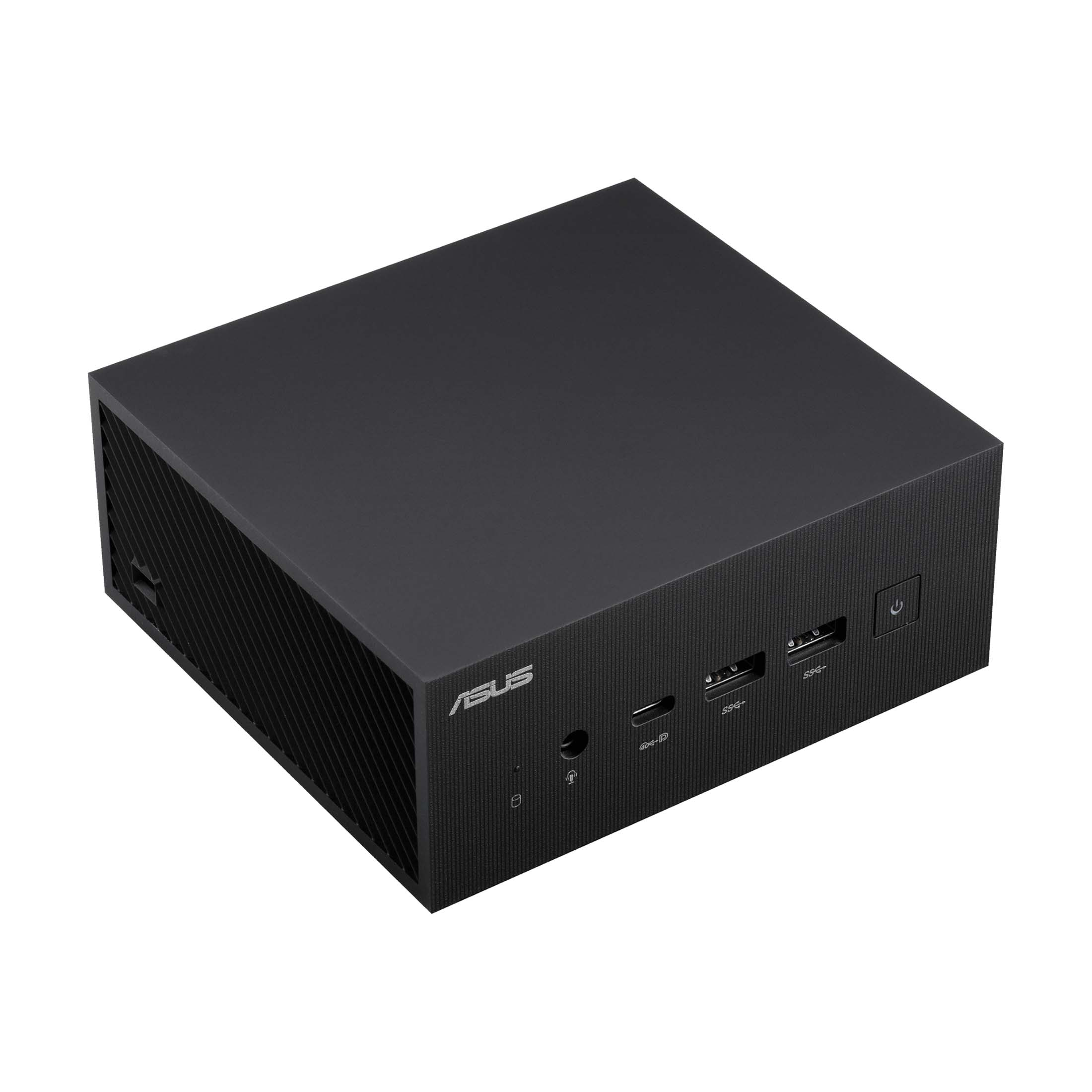 Ein schwarzer ASUS Mini-PC ist auf weißem Hintergrund angewinkelt, mit Frontanschlüssen und ASUS-Logo.