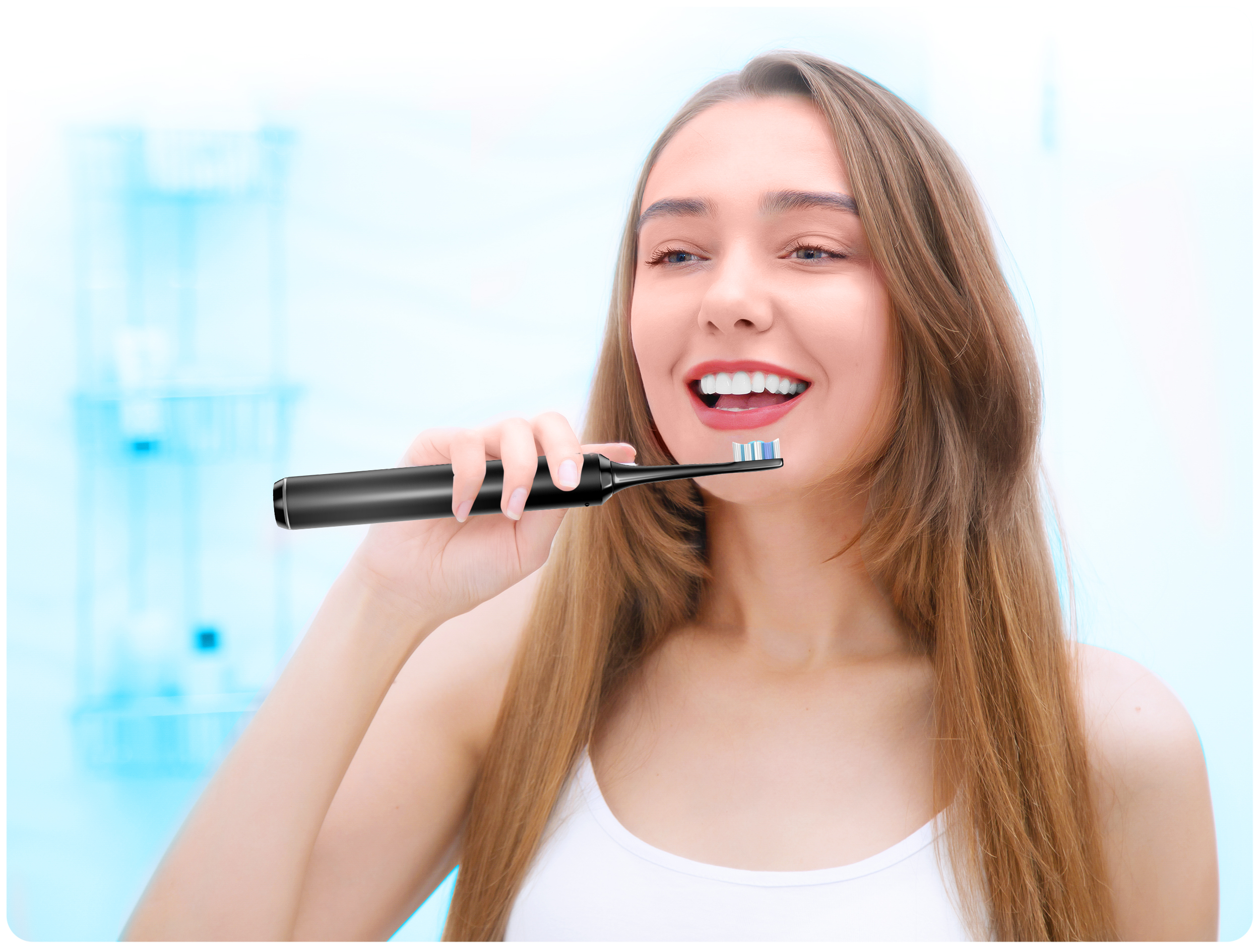 Kobieta myjąca zęby elektryczną szczoteczką w łazience, uśmiechając się.