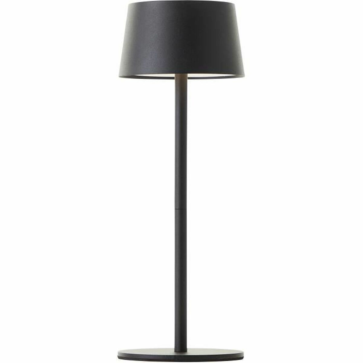 Eine schwarze Stehlampe mit rundem Fuß und Lampenschirm.