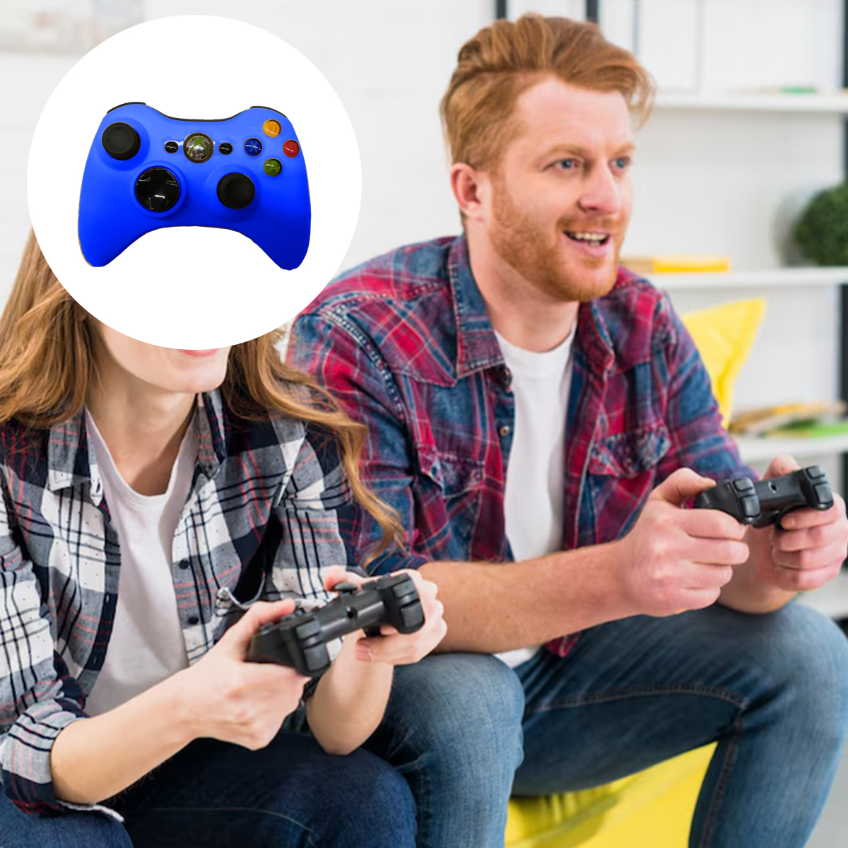 Zwei Personen spielen Videospiele mit Controllern, eine mit einem blauen Controller in einem Kreis.