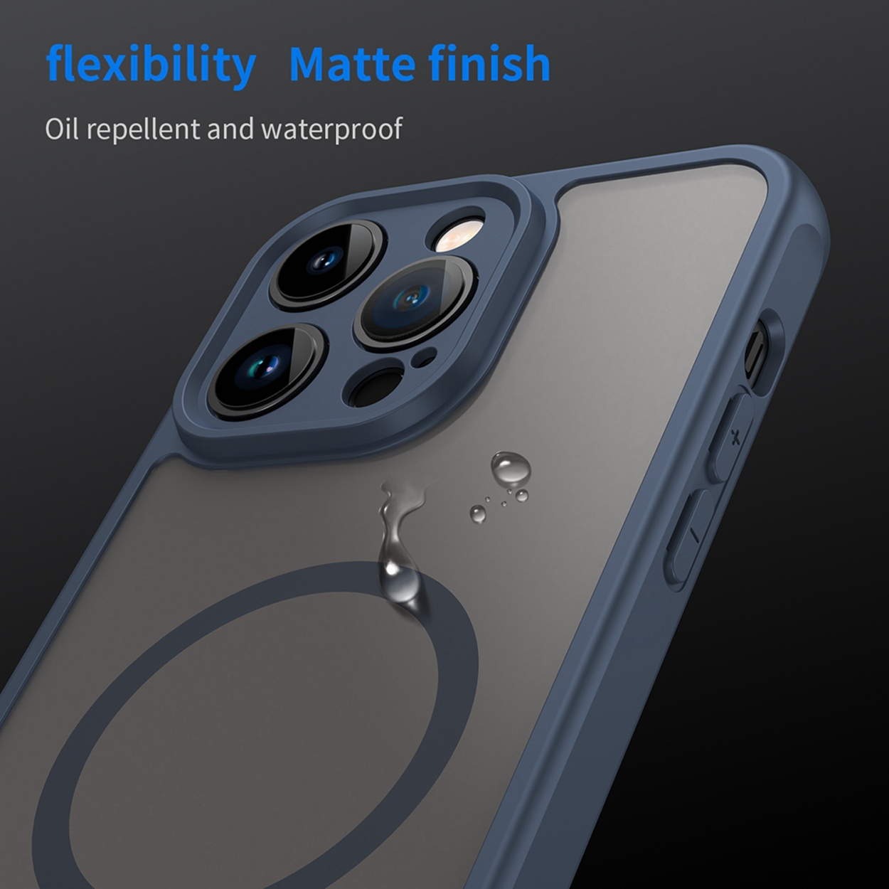 Een close-up van een blauw telefoonhoesje met een matte afwerking en waterdruppels op het oppervlak.