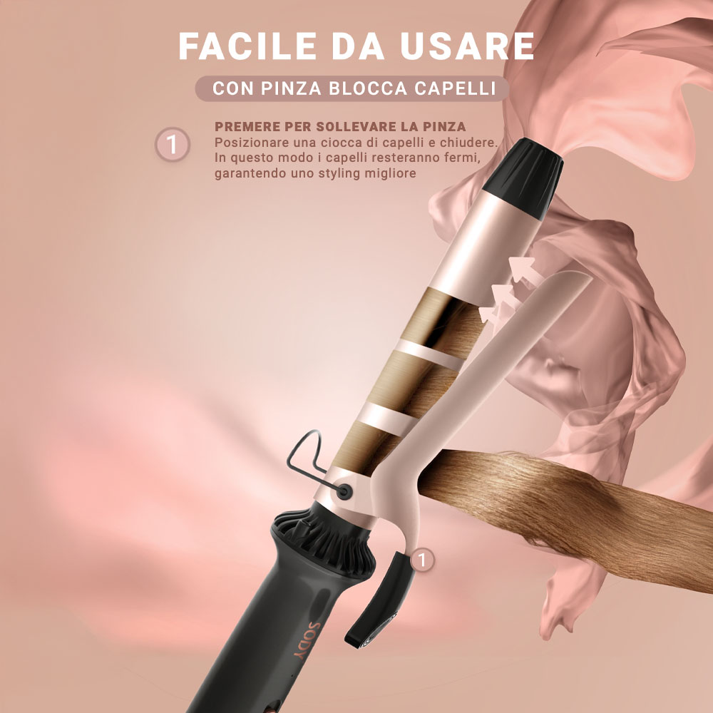 Un arricciacapelli con design oro e nero è mostrato con una ciocca di capelli.