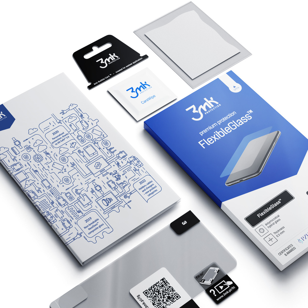 Vari accessori e confezioni per telefoni, tra cui FlexiGlass e CareWipe, tutti con il marchio 3mk.